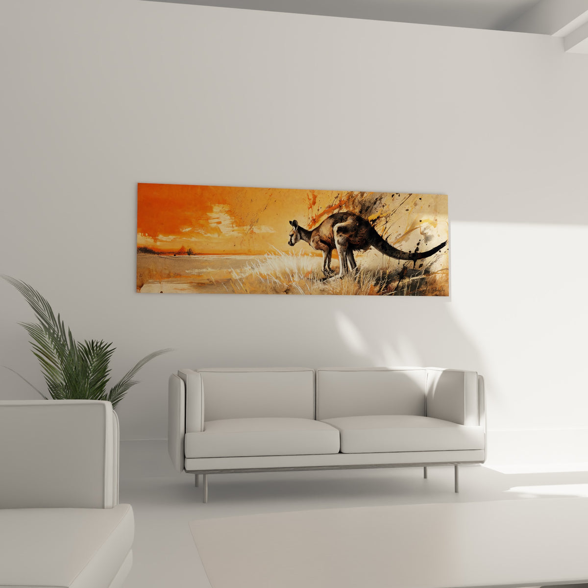 Kangourou gris fumé se détachant d'un ciel orange incandescent, disposé au-dessus d'un canapé dans un salon lumineux