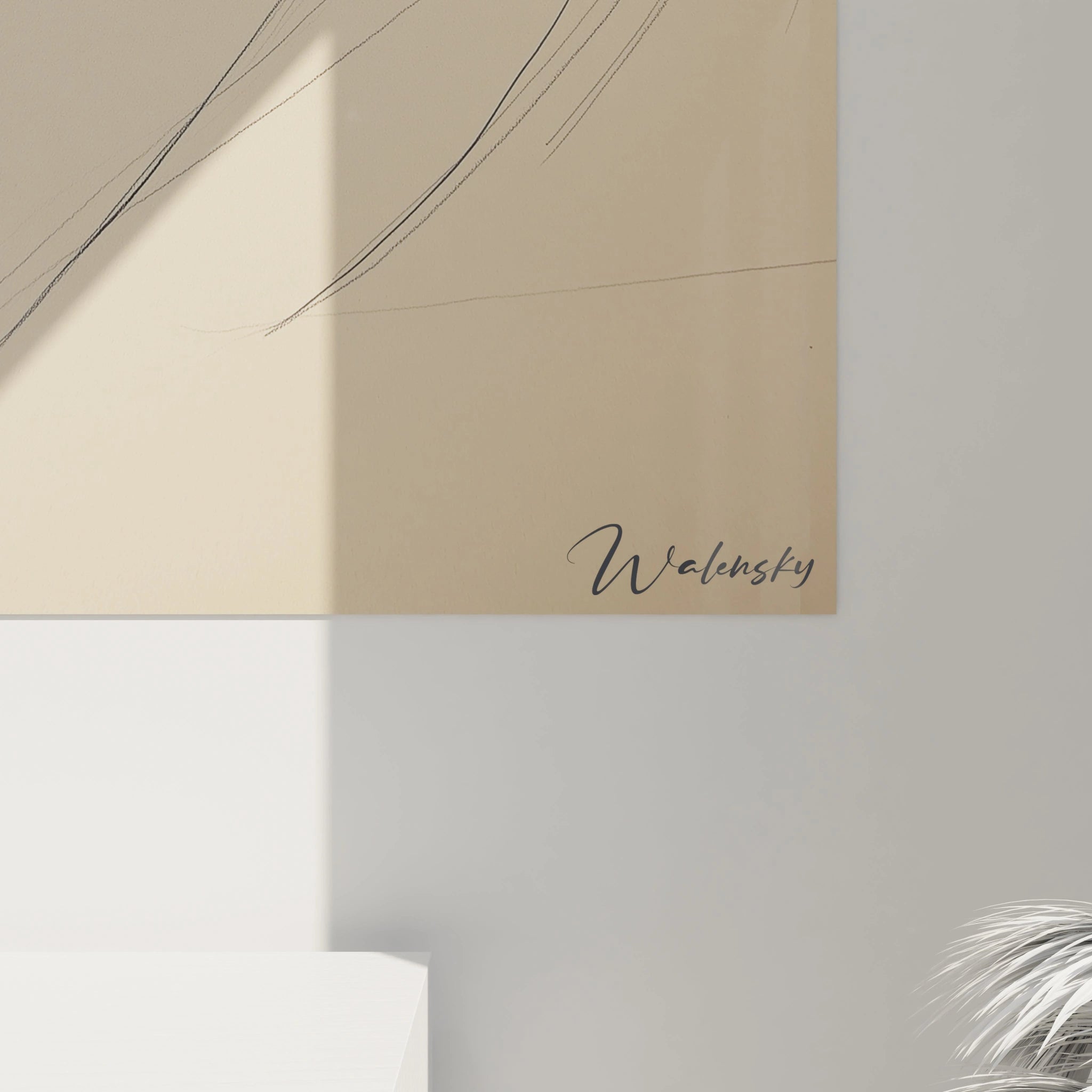 Tableau kangourou minimaliste signé Walensky avec design beige et traits noirs décorant un mur clair