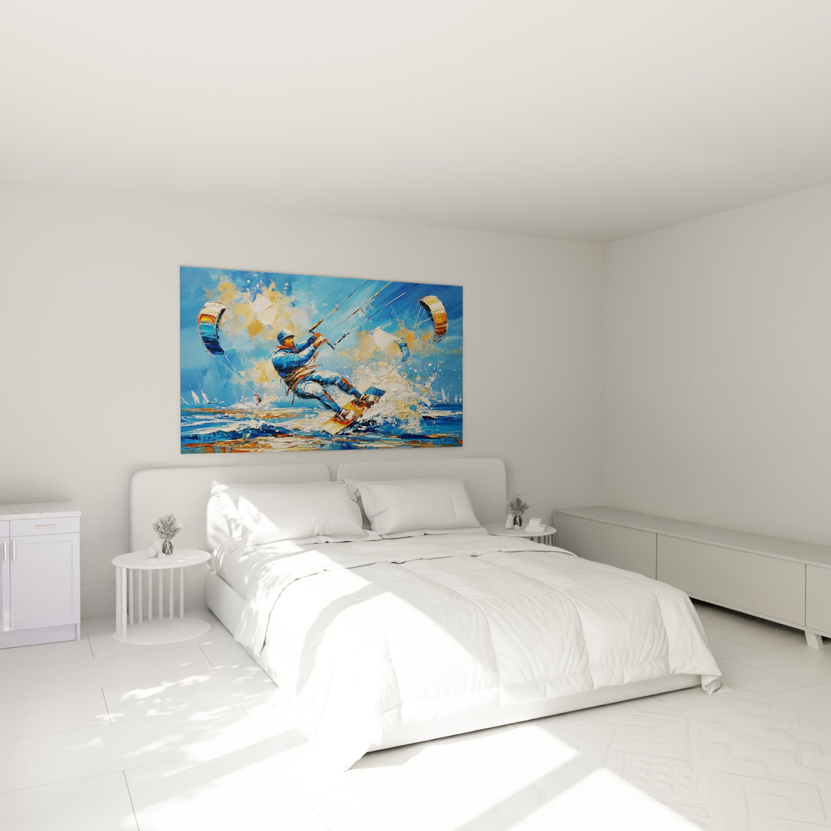 Rider bleu marine et doré capturé en pleine vague, au-dessus d'un lit dans une chambre claire