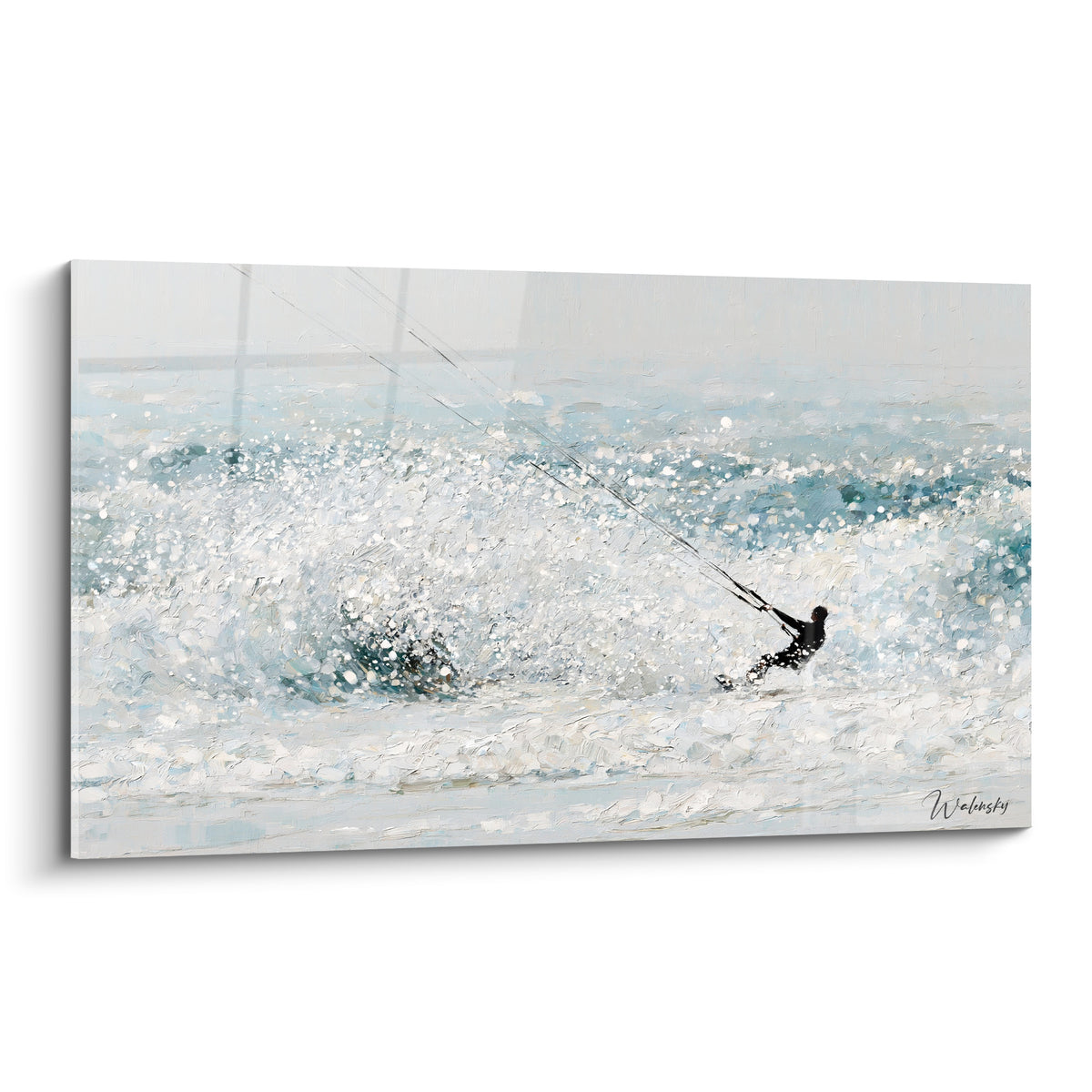 Kitesurfeur anthracite glissant dans une vague blanche et bleu pastel, éclaboussures texturées et lumineuses
