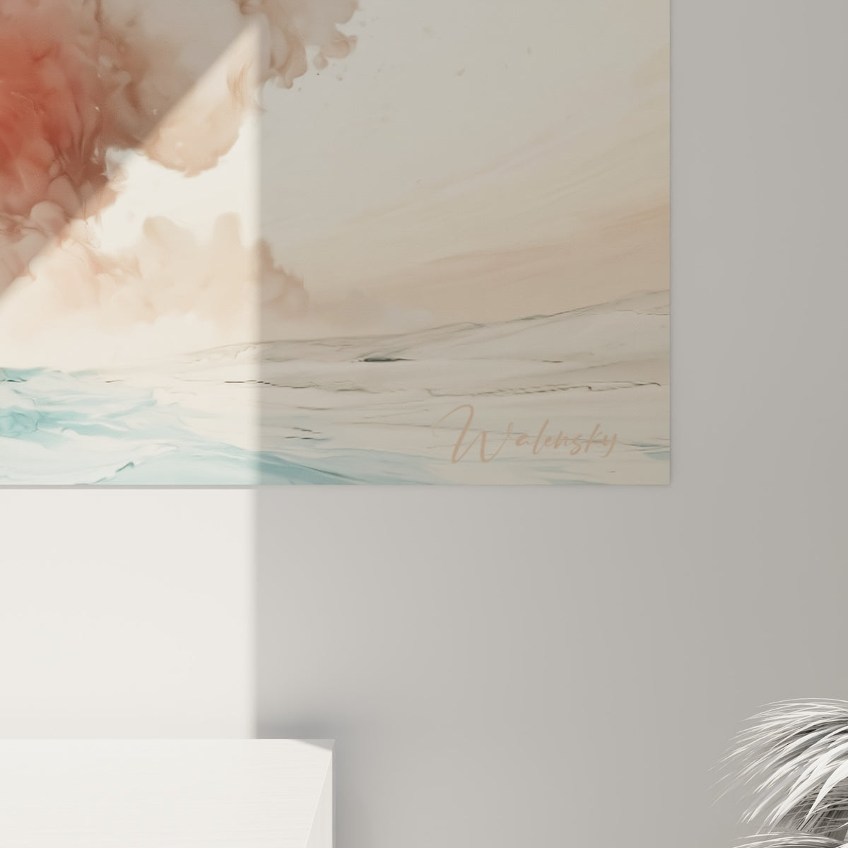 Empâtements de fumée corail et coulures turquoise se mêlant en gros plan sur la toile accrochée