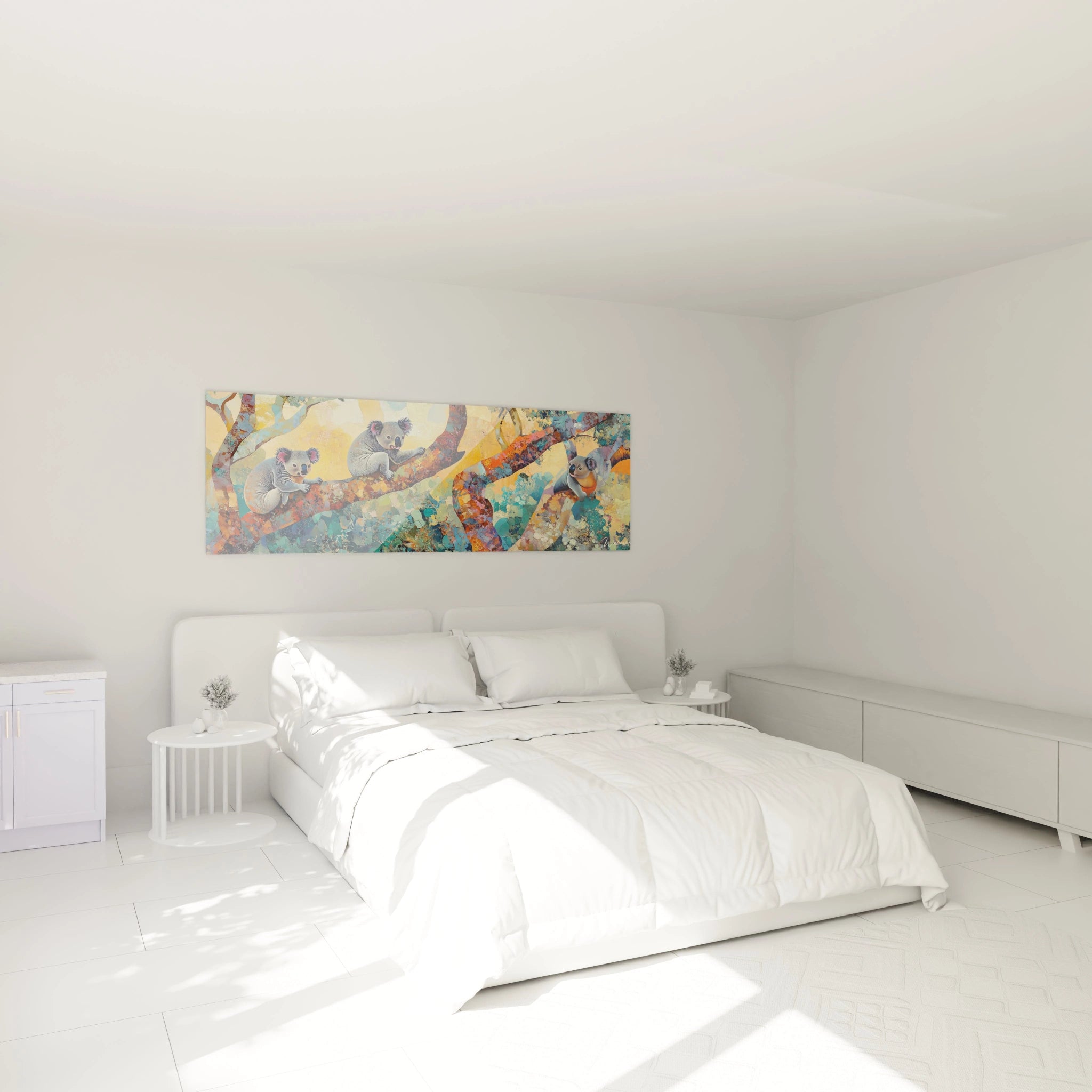 Tableau koala Walensky coloré suspendu au-dessus d'un lit blanc dans une chambre lumineuse minimaliste