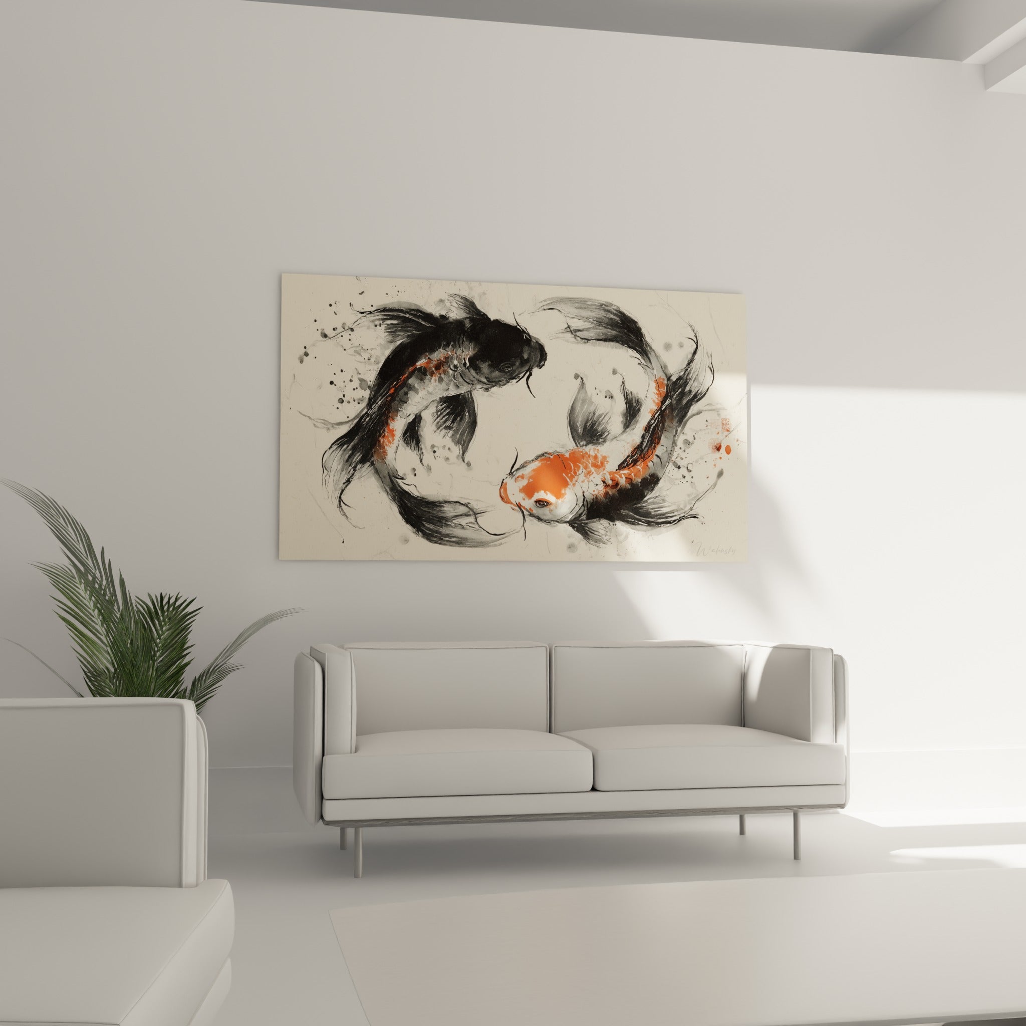 Carpes koï noires et orange tracées à l'encre au-dessus d'un canapé dans un salon lumineux