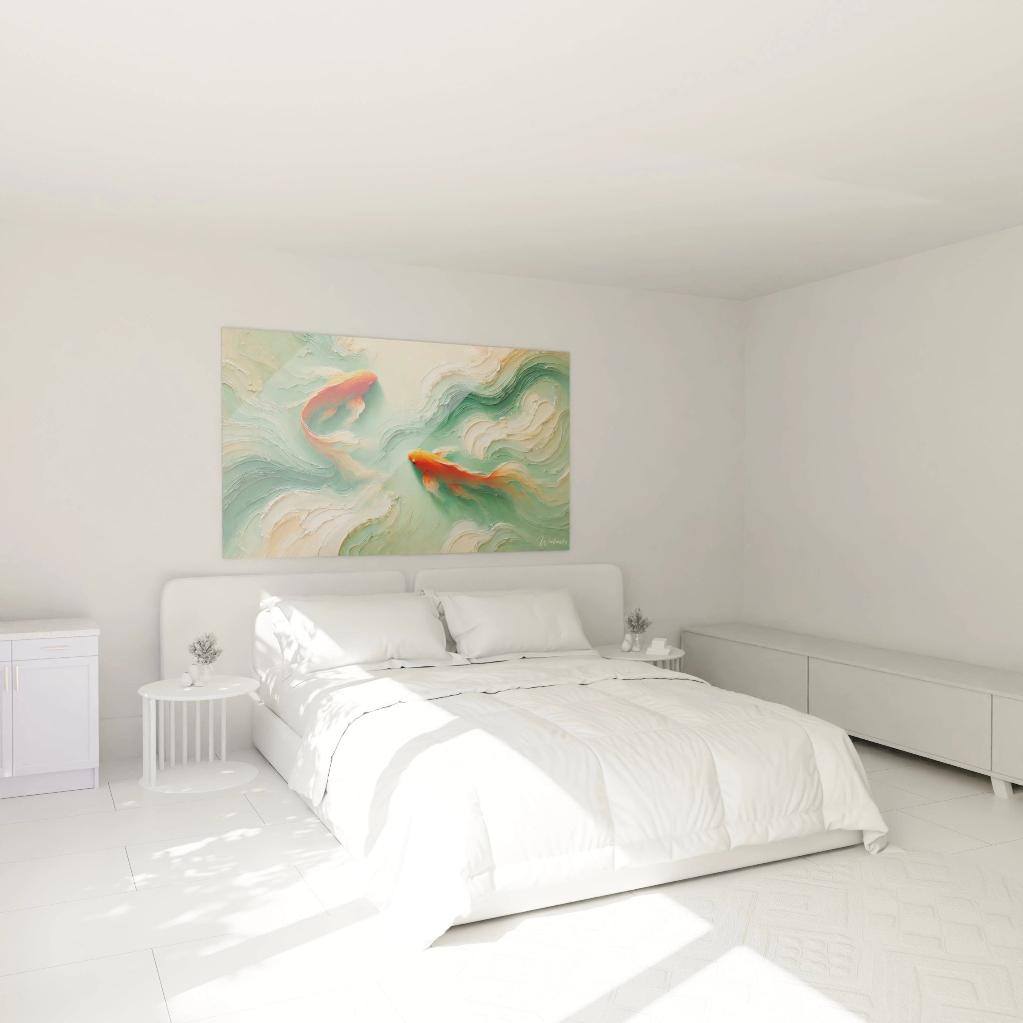 Dans une chambre au-dessus du lit, ce tableau japonais avec ses carpes koi illumine l'espace. Les couleurs subtiles et le mouvement aquatique ajoutent une touche apaisante et harmonieuse a la decoration.