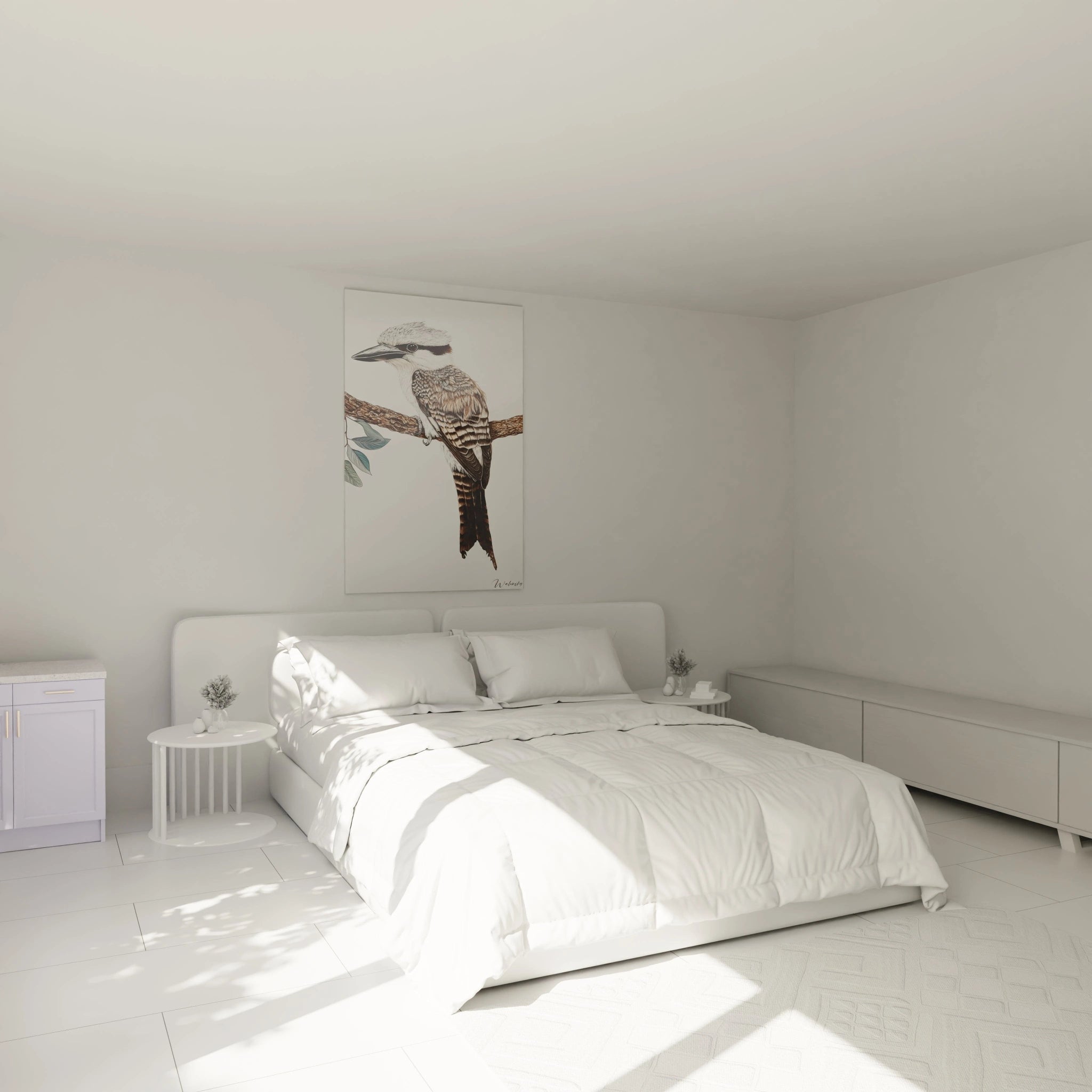 Tableau oiseau Walensky accroché dans une chambre lumineuse avec lit blanc et décoration minimaliste
