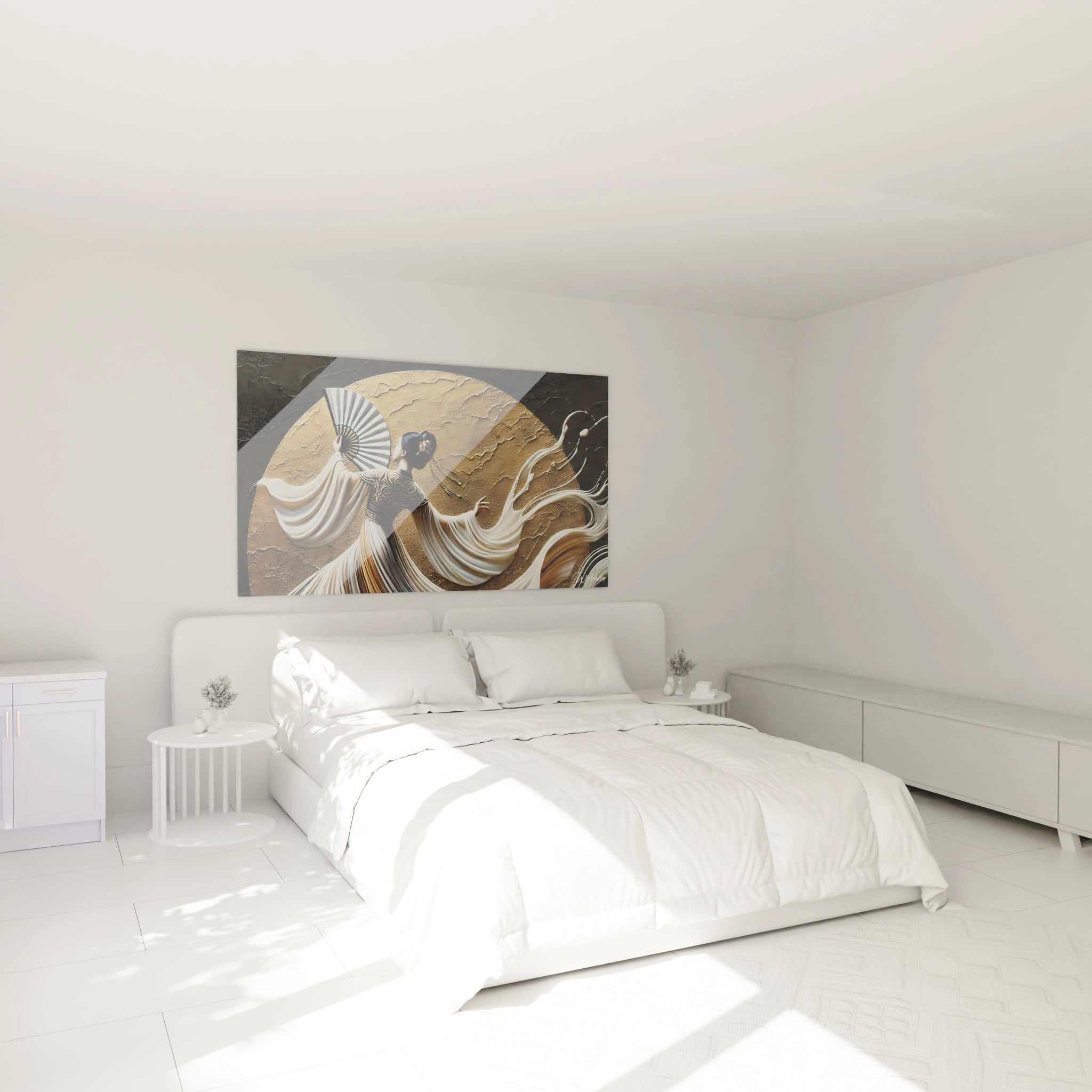 Tableau traditionnel asiatique au-dessus du lit, ajoutant une ambiance de serenite et d’elegance a la chambre. Le fond dore et les details delicats enrichissent le decor.