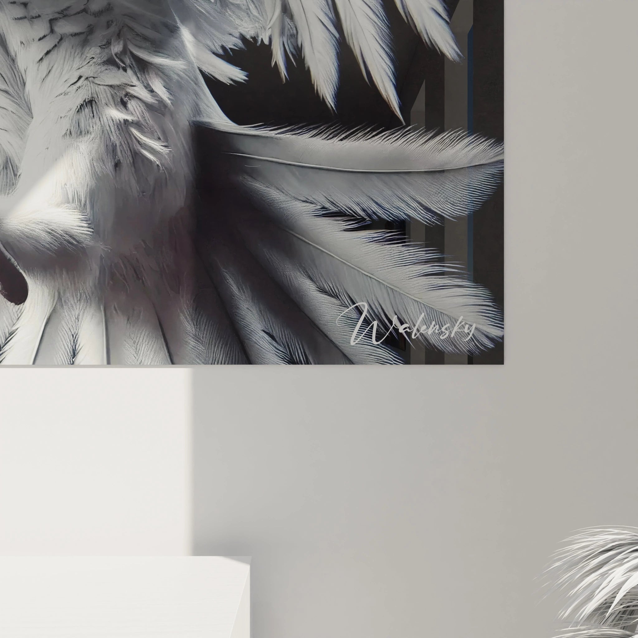 gros plan du tableau chouette, chaque detail est soigneusement dessine pour creer une impression de fluidite et de puissance. Ideal pour une decoration qui evoque grace et precision.