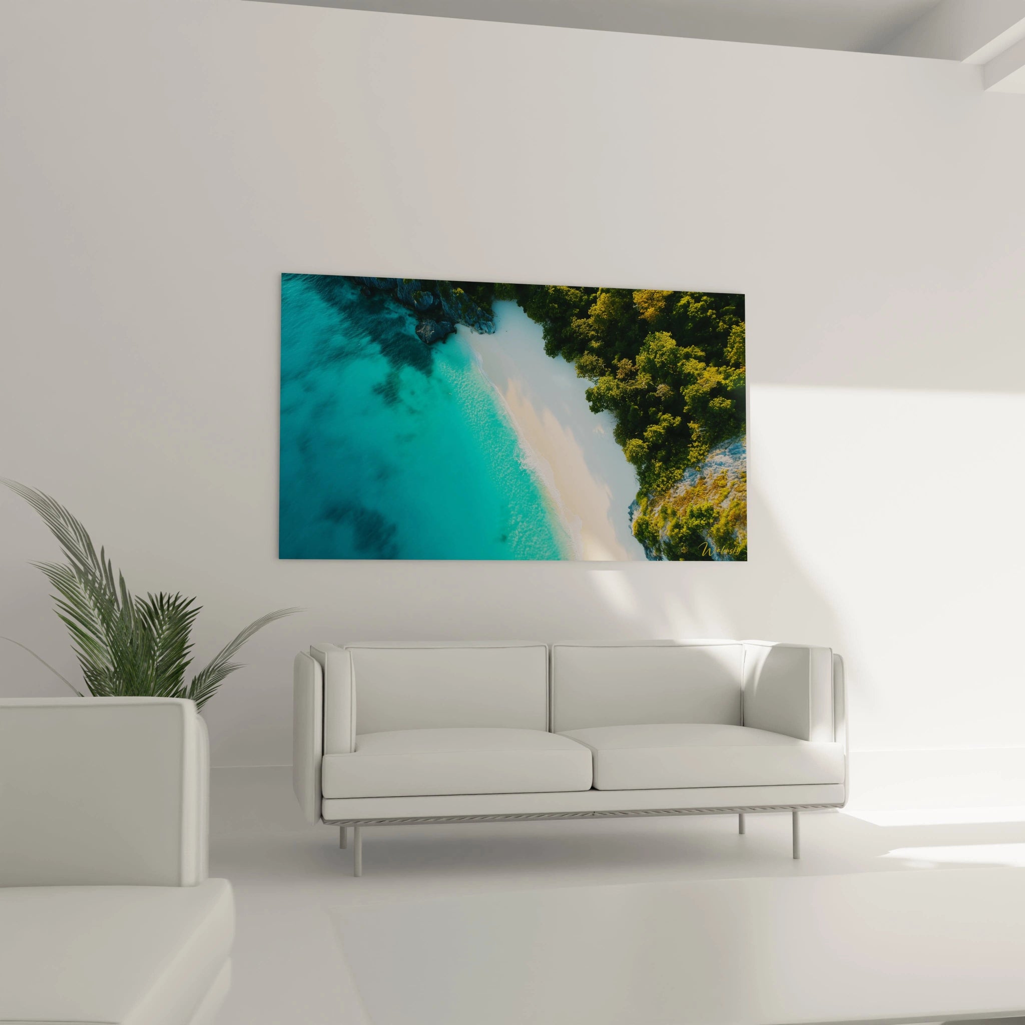 Un tableau plage présentant une perspective verticale d'une crique tropicale aux eaux turquoise brillantes contrastant avec une jungle verdoyante et des zones de sable clair près du rivage.