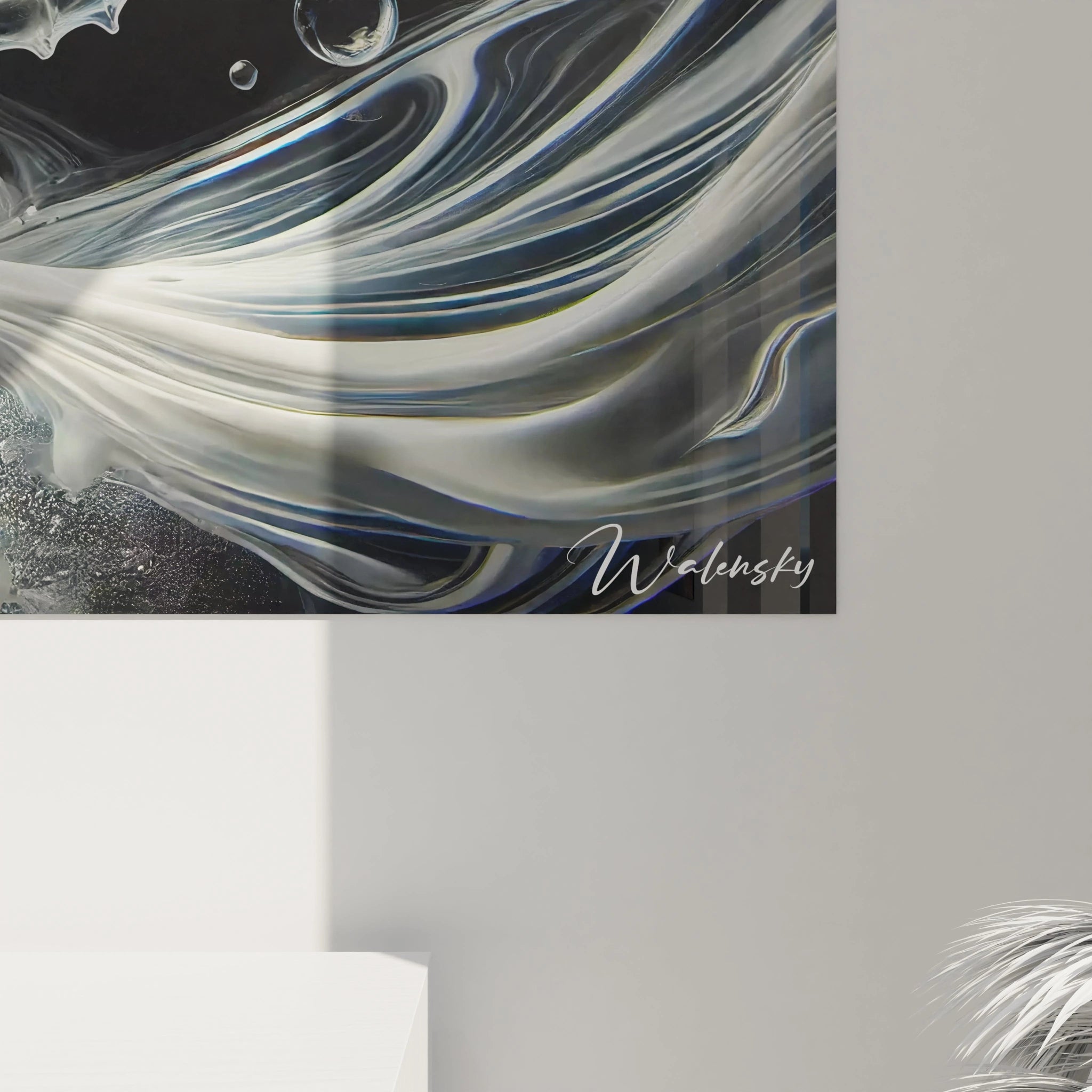 Gros plan du tableau hippocampe, dévoilant les détails délicats et les teintes monochromes. Une pièce captivante qui invite à la contemplation et à la sérénité.