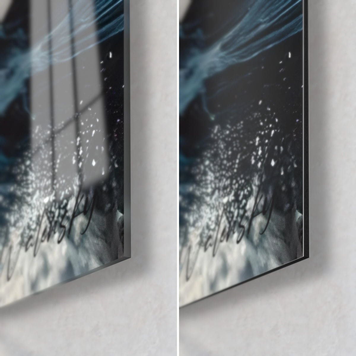 Schilderij oceaanrol in nachtblauw, rechtsonder in glanzend glas dat het licht weerkaatst en mat Dibond, 3 mm dik