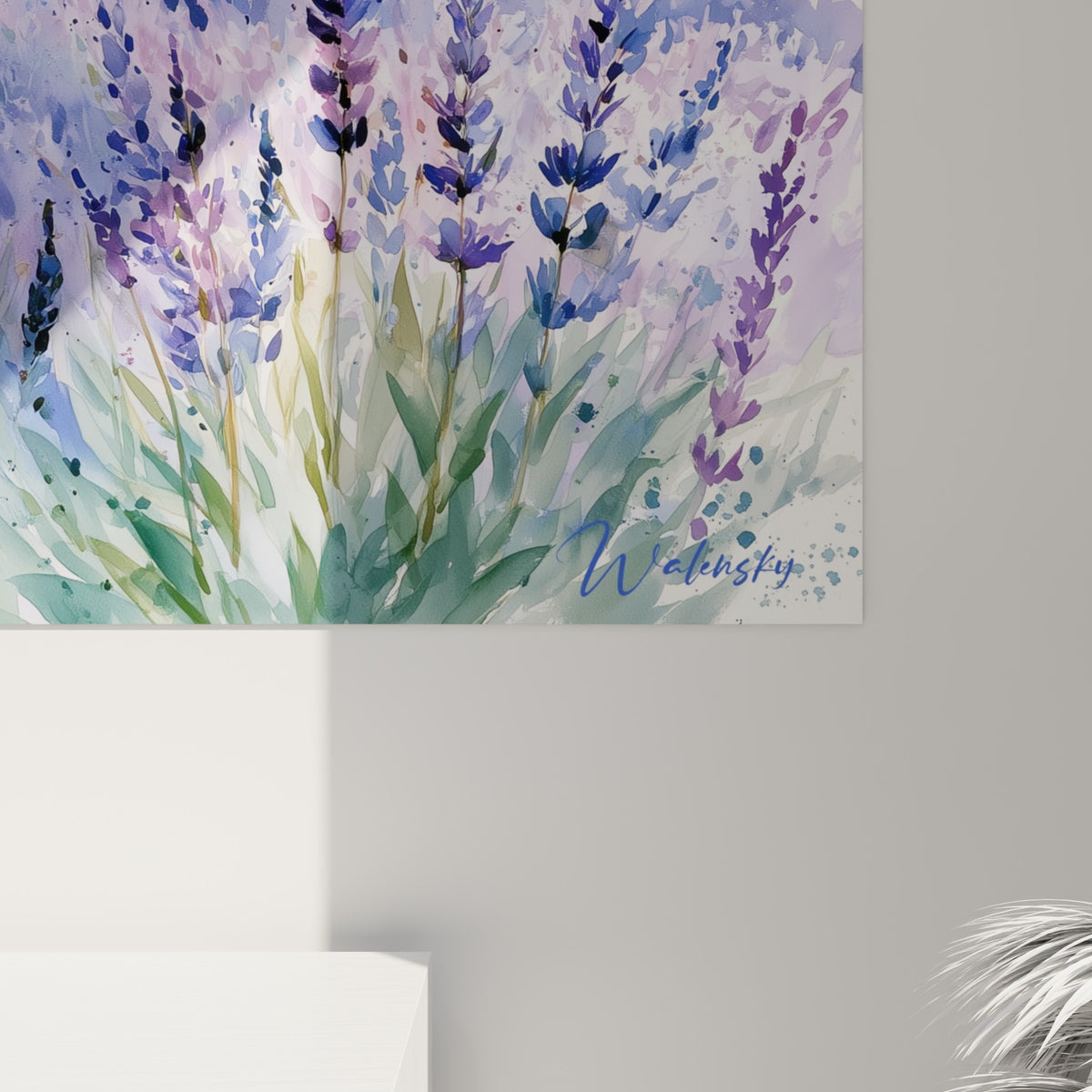 Détail des épis de lavande violets et bleus, touches d'aquarelle et empâtements visibles de près