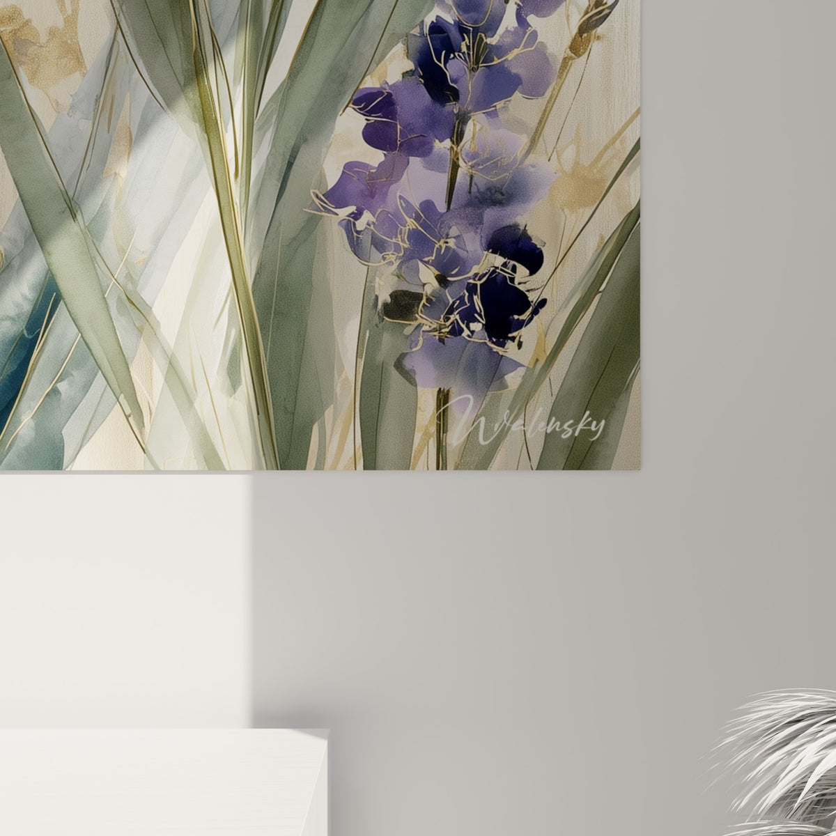 Détail des pétales de lavande où le violet profond et le bleu marine se mêlent en fines touches aquarellées