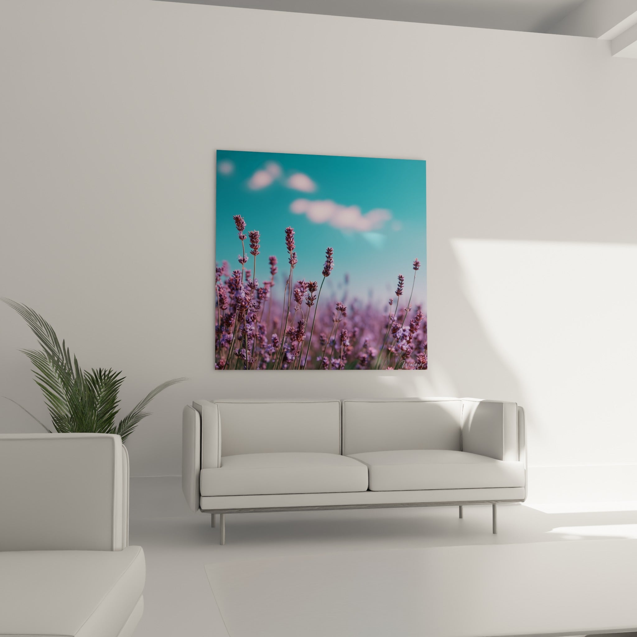 Champ de lavande violette sous nuages roses installé au-dessus d'un canapé dans un salon lumineux