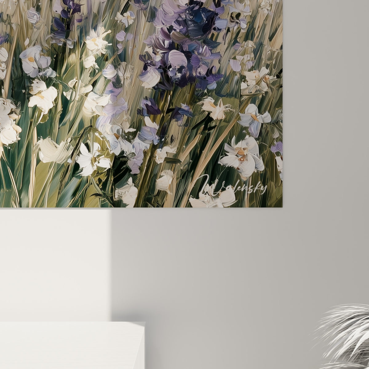 Matière empâtée du ciel bleu pastel et des touches violettes de lavande vues de près