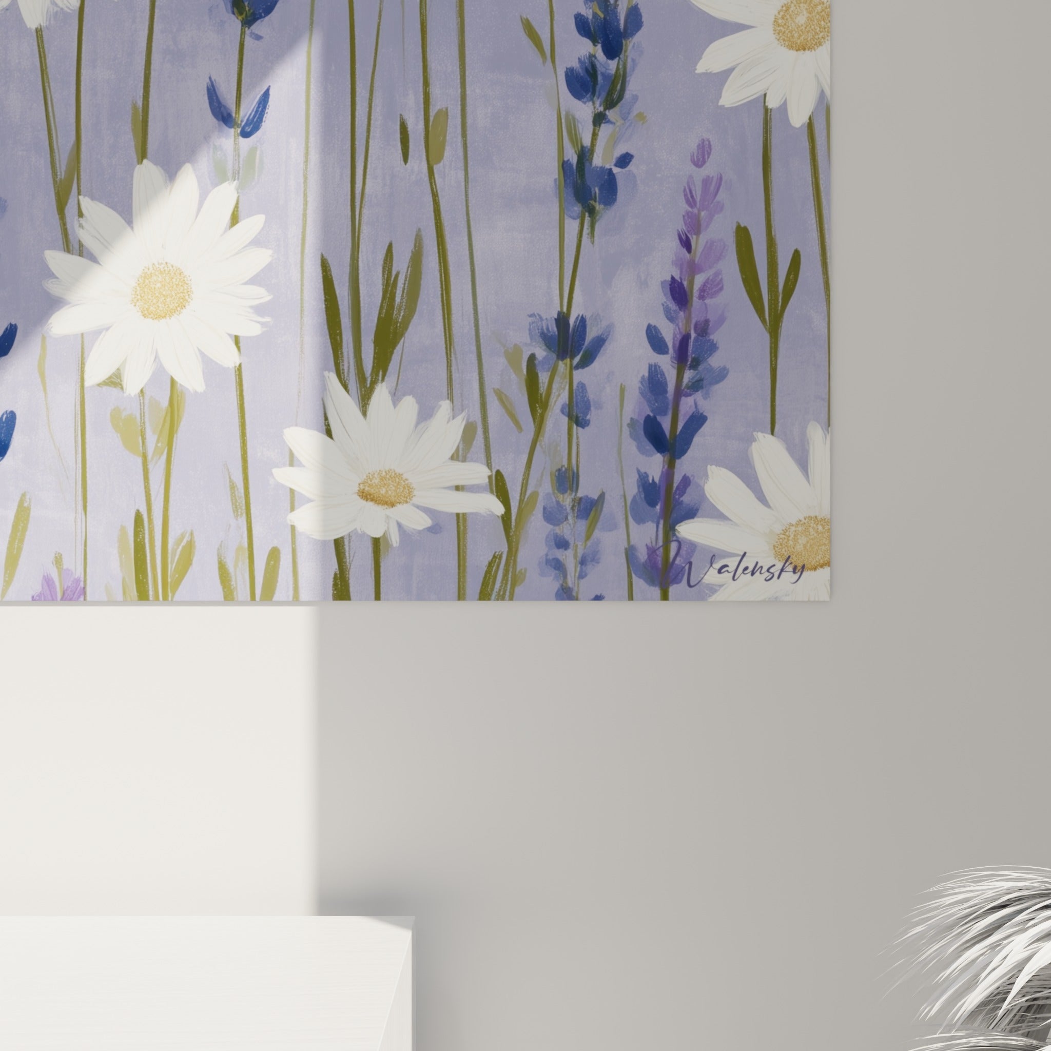 Détail des empâtements violets et blancs révélant le grain de la peinture florale