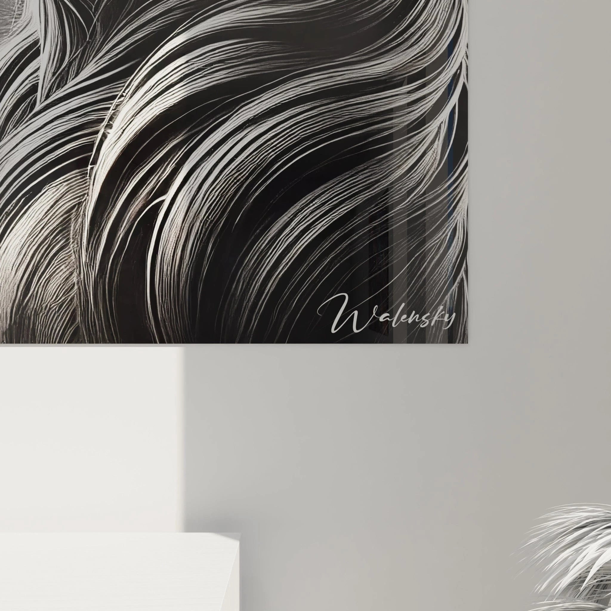 vue rapprochée d’un tableau cerf en noir et blanc détails sculpturaux bois imposants et pelage texturé reflets argentés ajoutant une dimension mystique et contemporaine