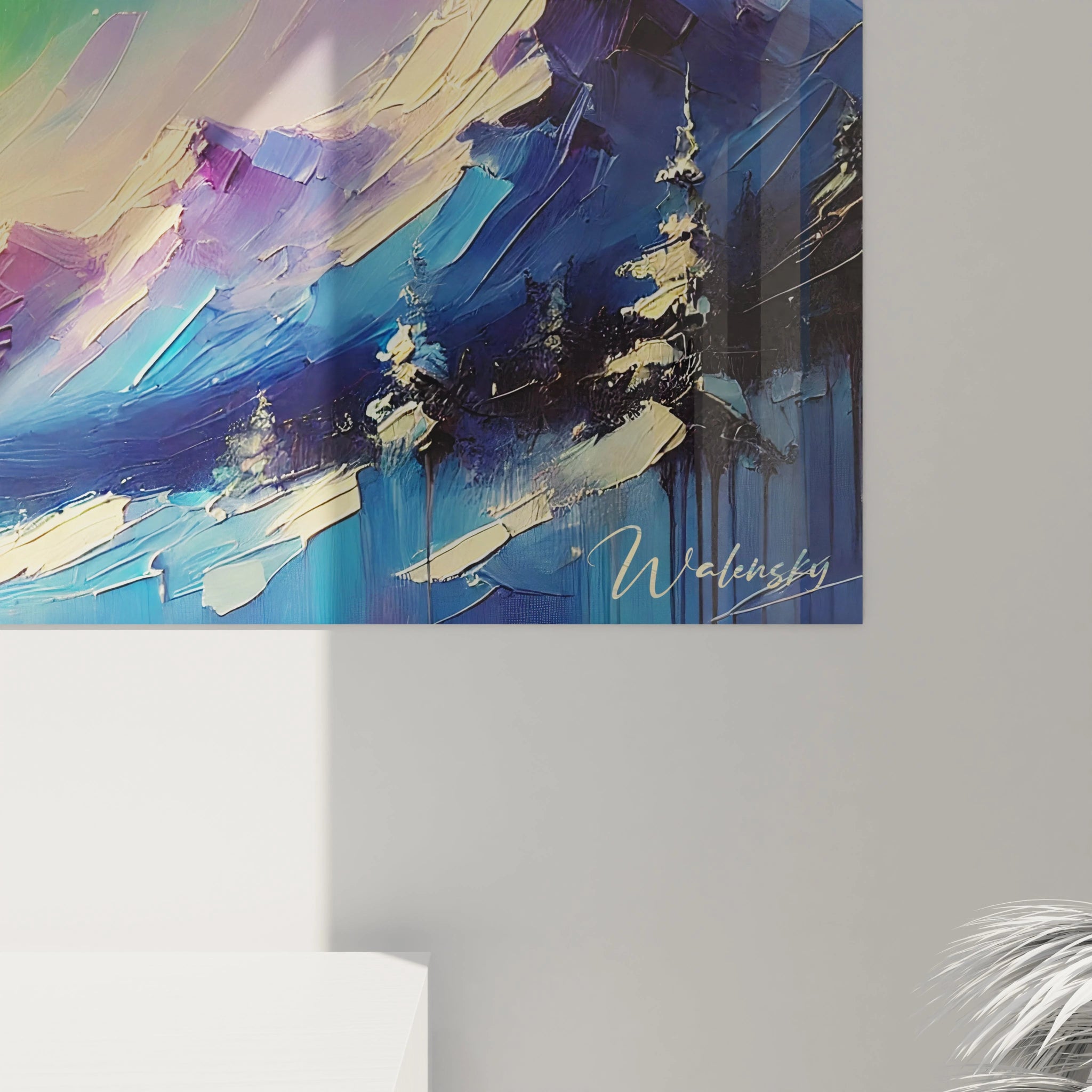 En gros plan, le tableau Aurore Boreale revele ses details subtils, entre mouvement fluide et energie cosmique, pour une immersion totale.