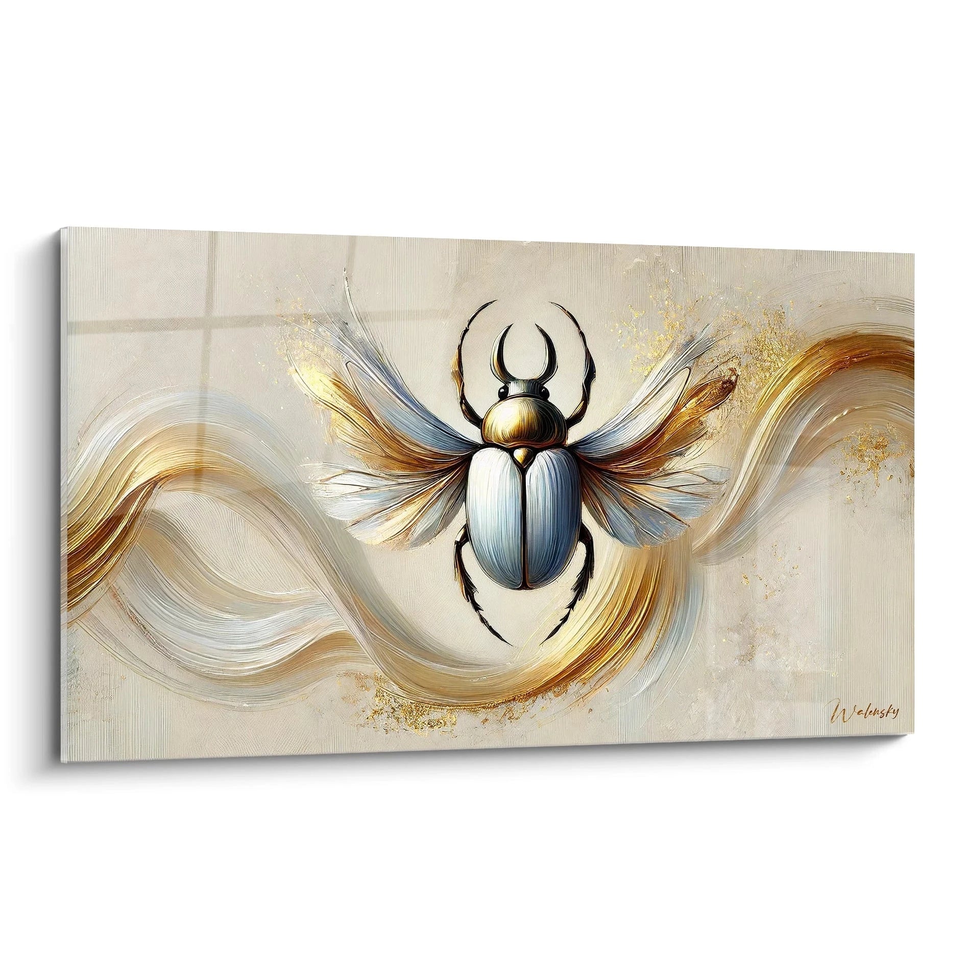 tableau scarabee majestueux vu de biais capte l equilibre parfait entre realisme et abstraction avec des ailes dorees et des courbes fluides ideal pour sublimer une ambiance mystique dans votre interieur