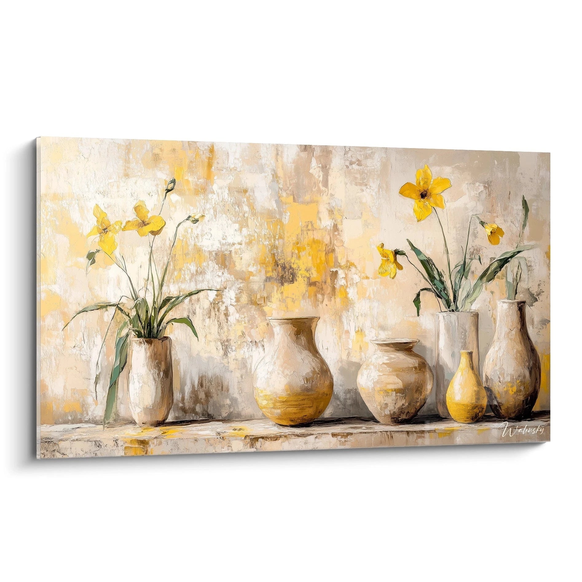 Un tableau nature morte abstrait montrant des vases texturés beige et jaune, avec des fleurs jaunes et un fond texturé beige et blanc.