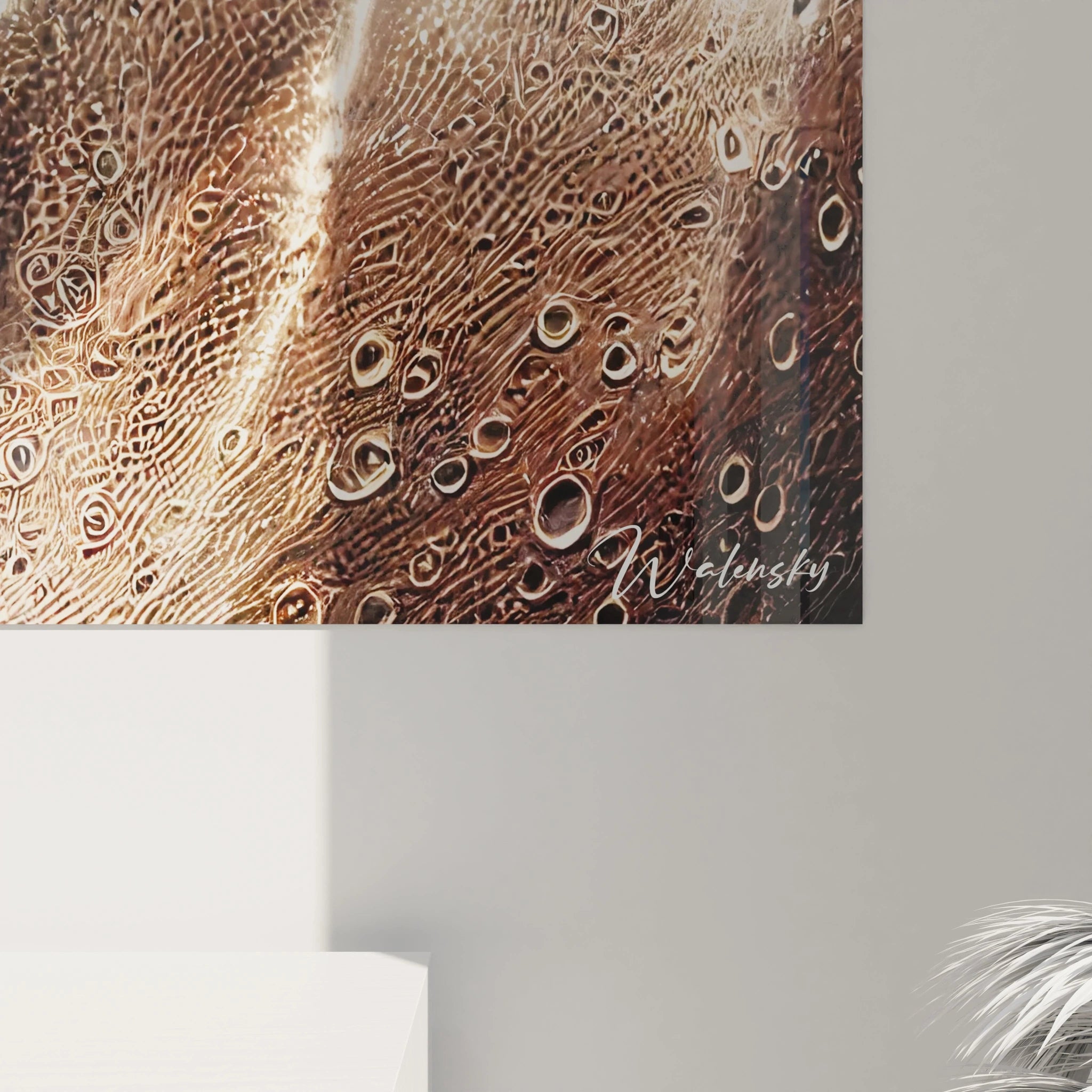 Gros plan sur le tableau Lune, revelant des details texturaux rappelant la surface lunaire. Une oeuvre qui sublime la lumiere et evoque l'immensite du cosmos.