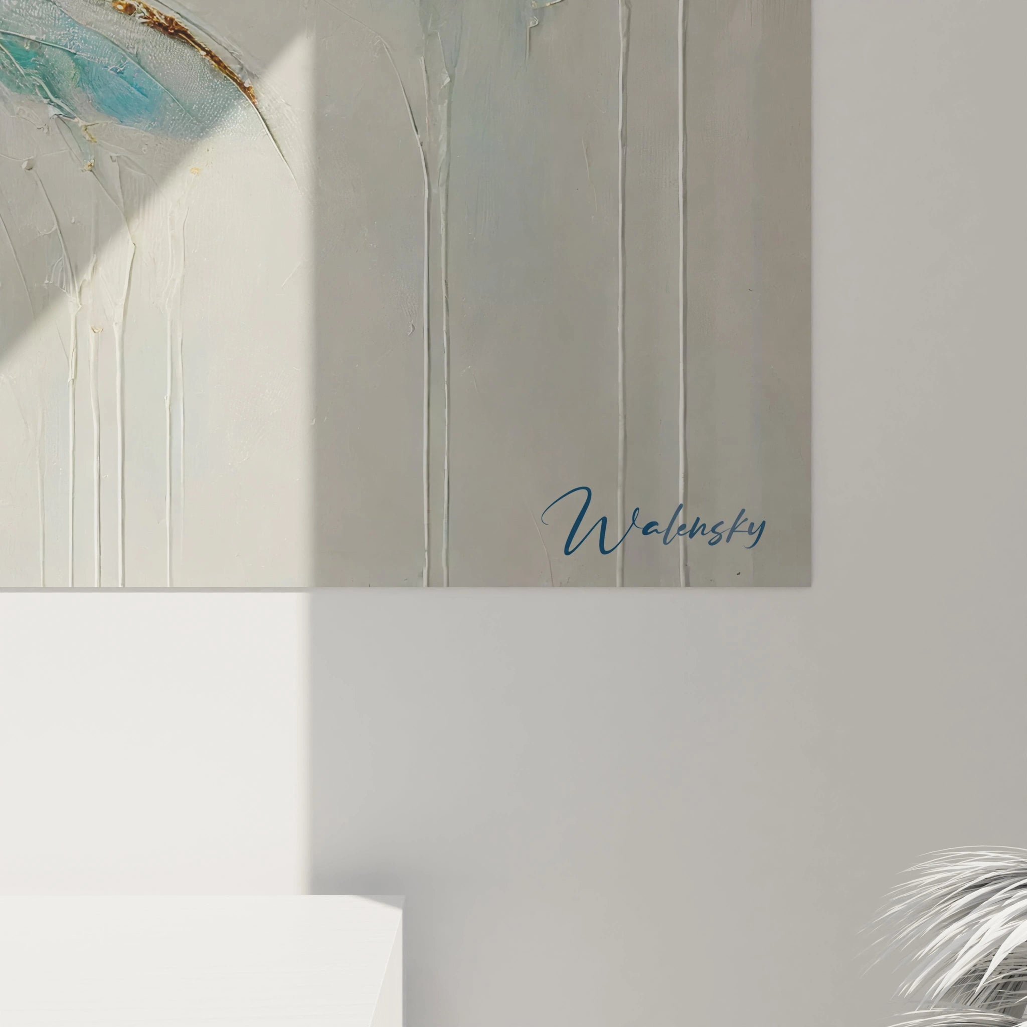 vue de pres tableau insecte detail fascinant de la libellule en plein vol les couleurs bleu argent or et les ailes translucides degagent une harmonie parfaite entre abstraction et realite