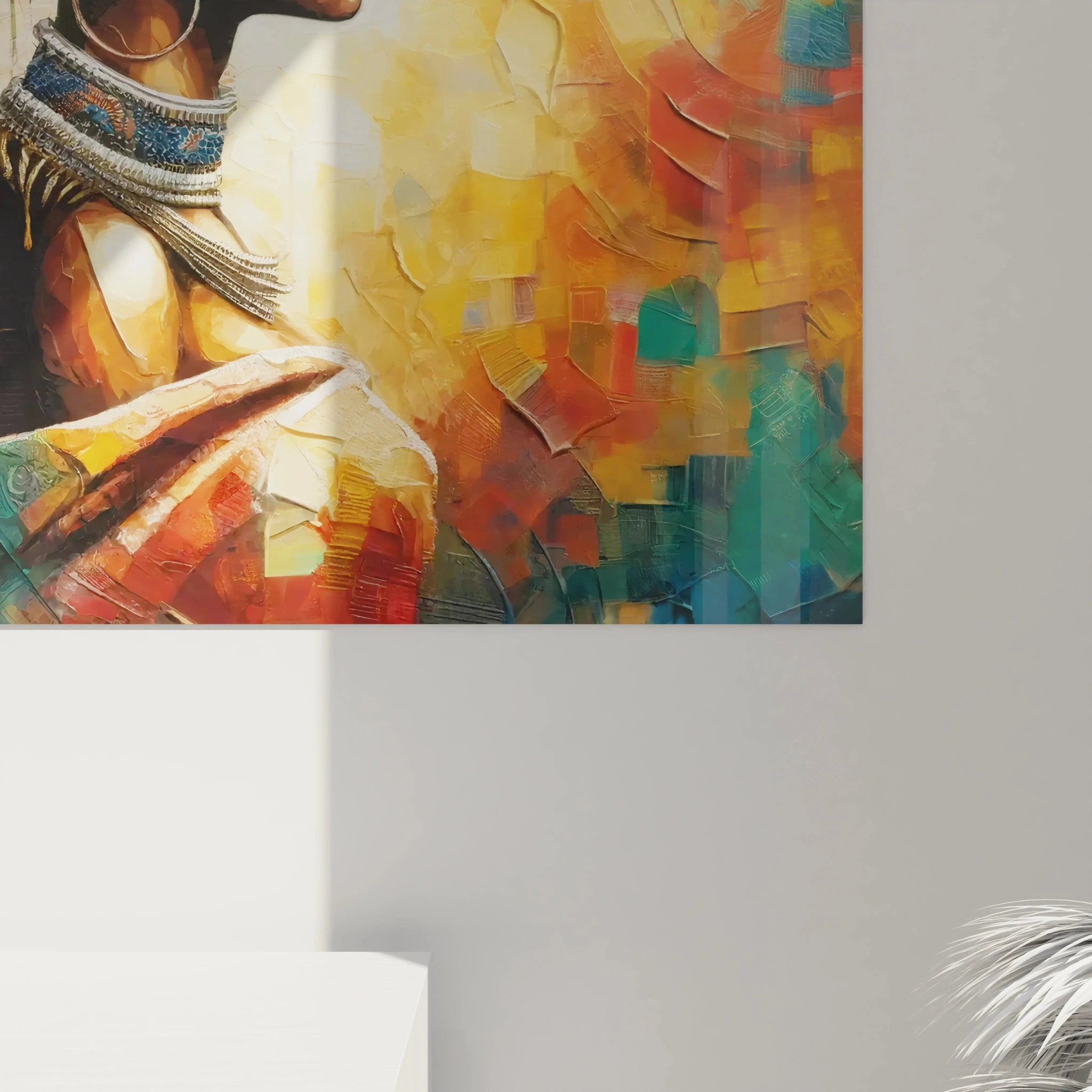 Vue rapprochée du tableau africain, mettant en valeur les détails des parures et les textures dynamiques. Les couleurs vibrantes de marron, orange et bleu révèlent la richesse des cultures africaines.