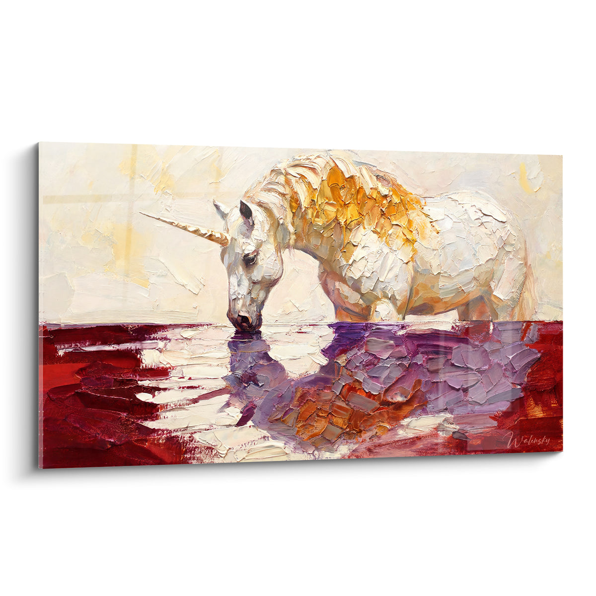 Licorne blanche penchée boit une eau rouge sang, crinière dorée peinte au couteau