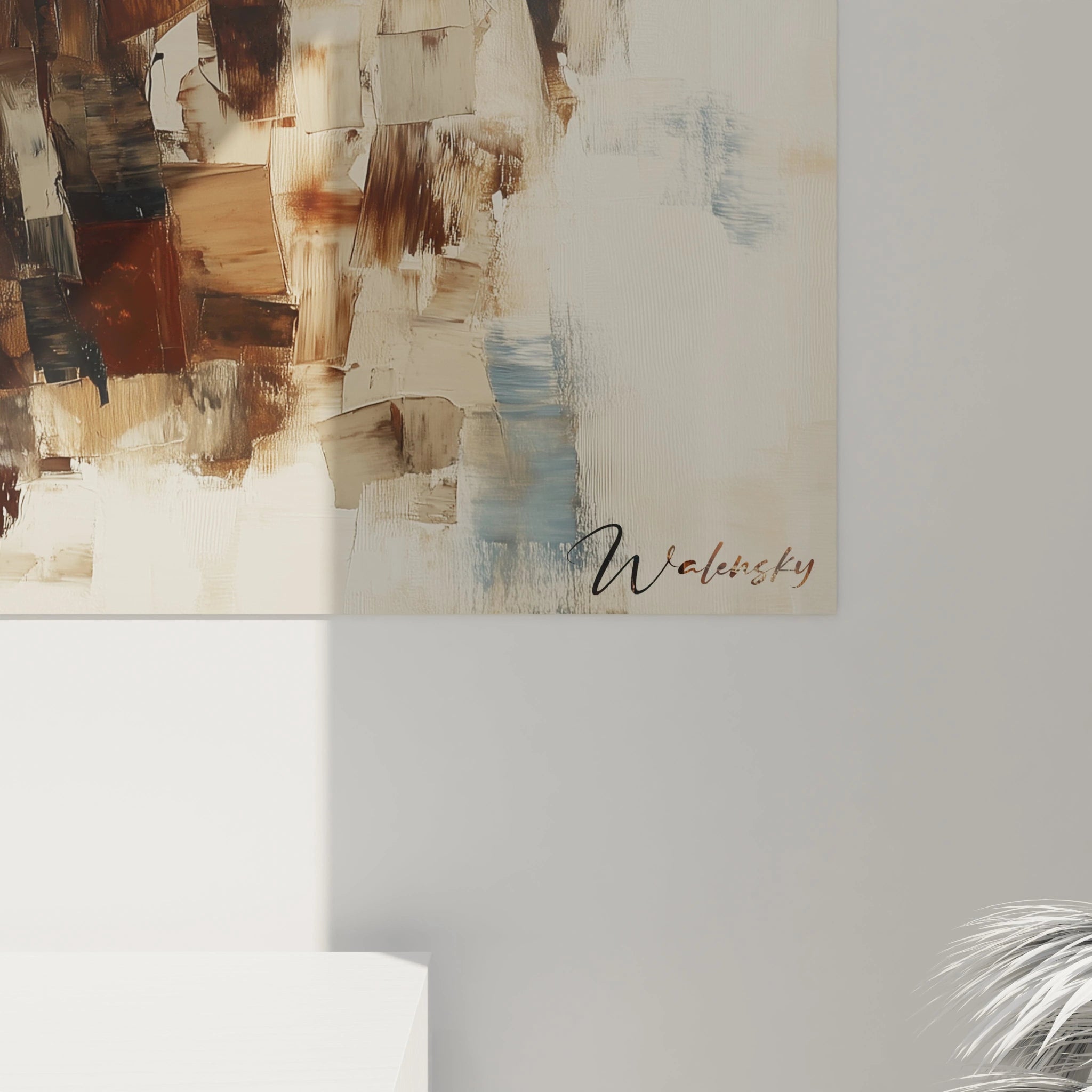 Un tableau artistique abstrait avec une silhouette masculine décomposée, des teintes marron et beige prédominantes, et des textures superposées pour créer de la profondeur.