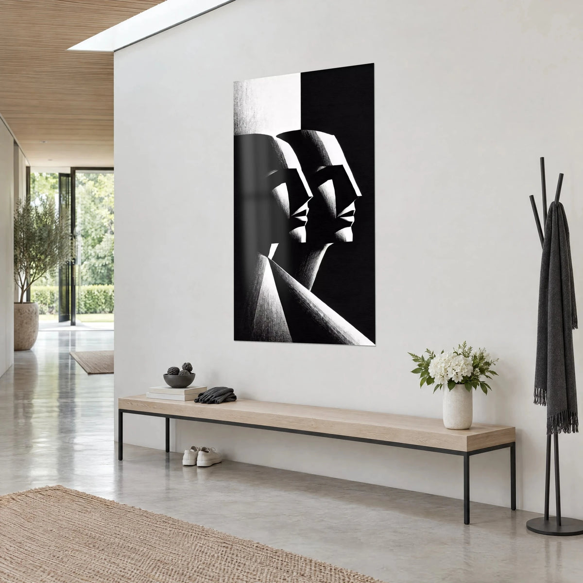 Tableau visages jumeaux sculptés en ombre et lumière, noir profond et blanc crayeux, bandeau clair en haut, vue de trois-quarts