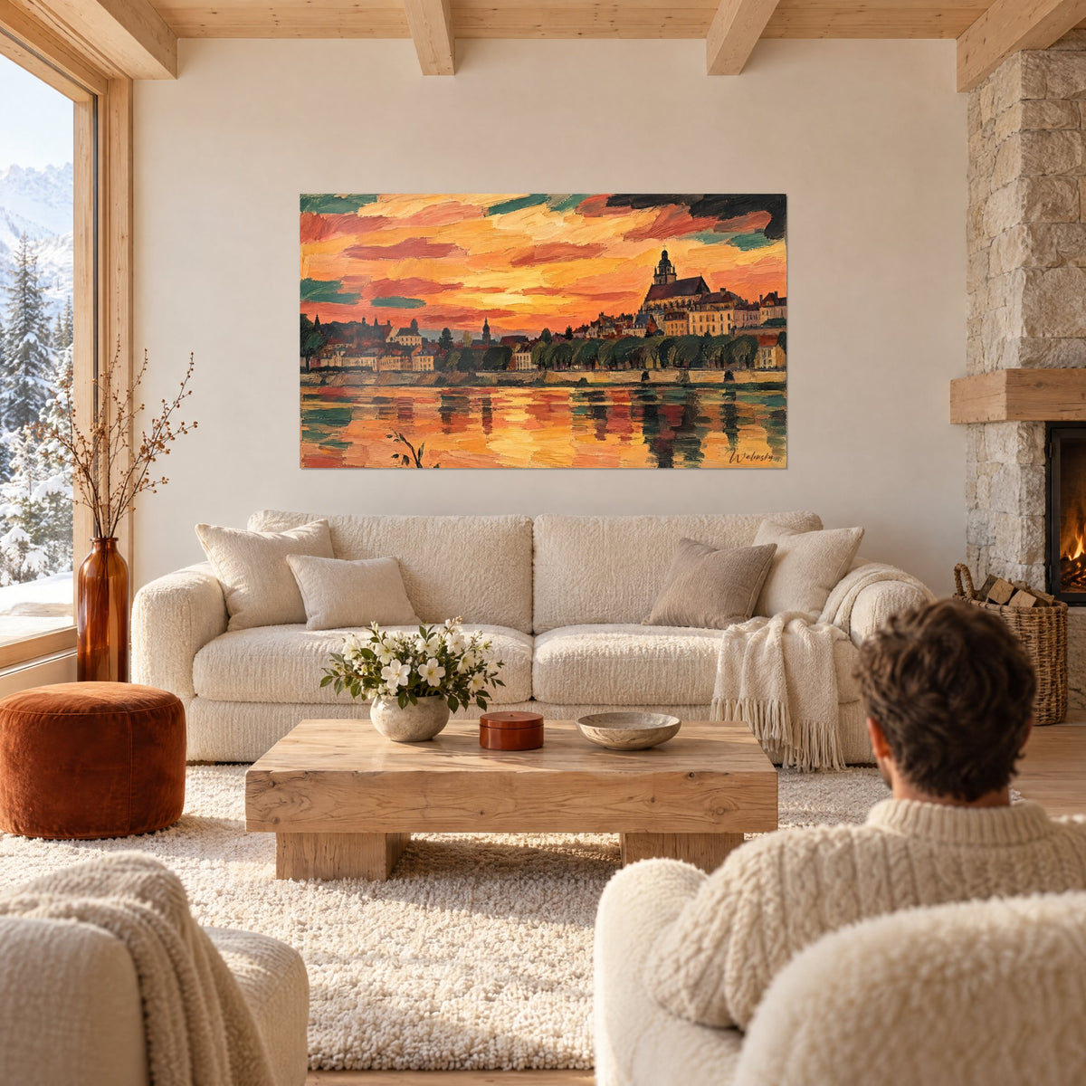Quadro città sulla Loira al tramonto, cielo arancio e rosa, campanile scuro, riflessi sul fiume, sopra un divano in un soggiorno luminoso