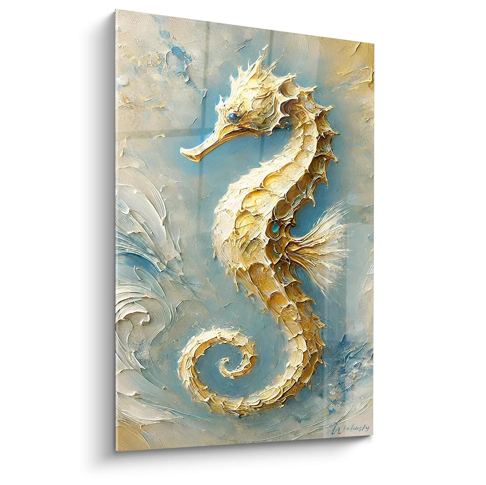 Tableau hippocampe elegant et detaille avec des touches dorees et un fond bleu argente. Coup de pinceau texture pour une decoration marine fascinante et lumineuse.