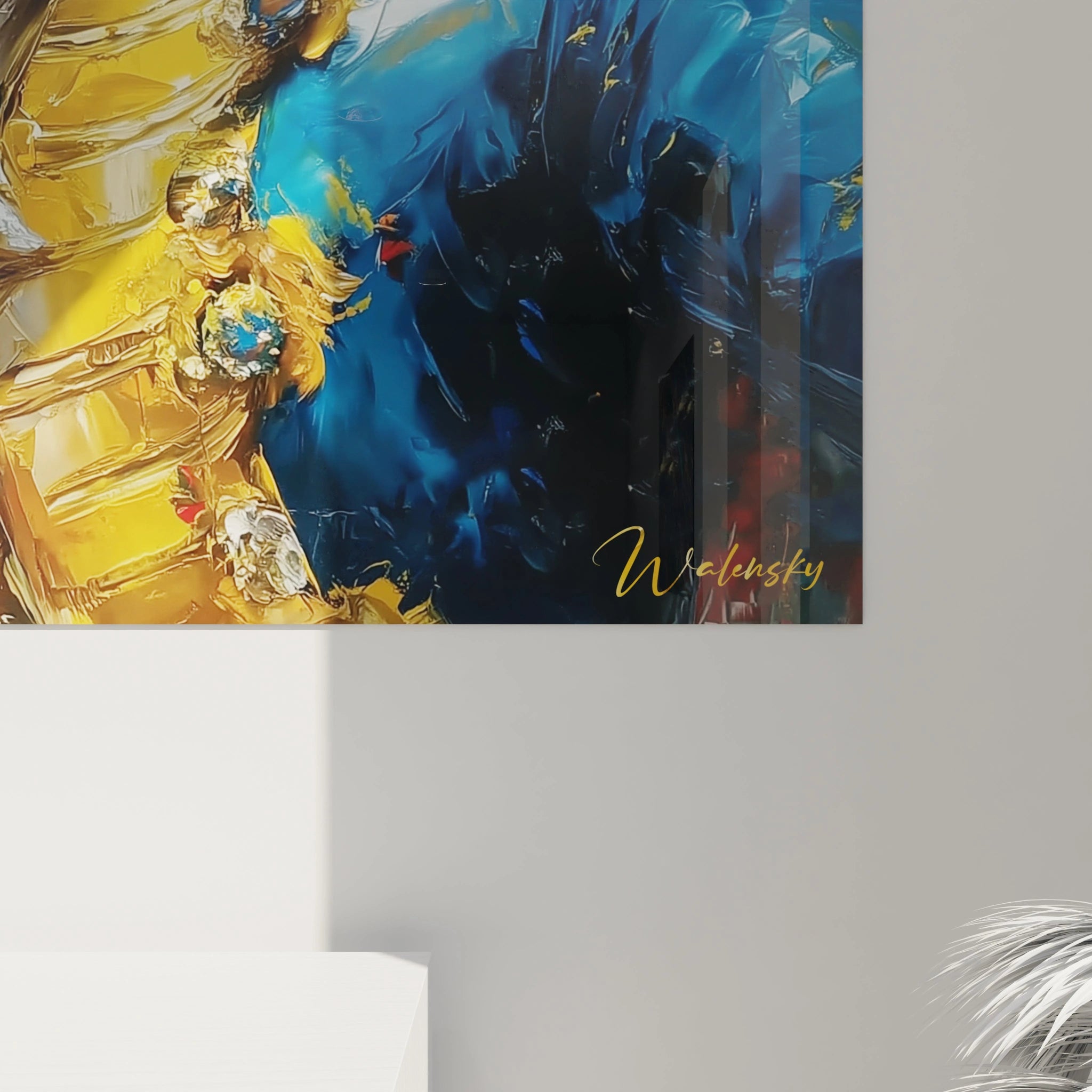 tableau Louis XIV équestre abstrait bleu et or signé Walensky accroché au mur moderne gros plan