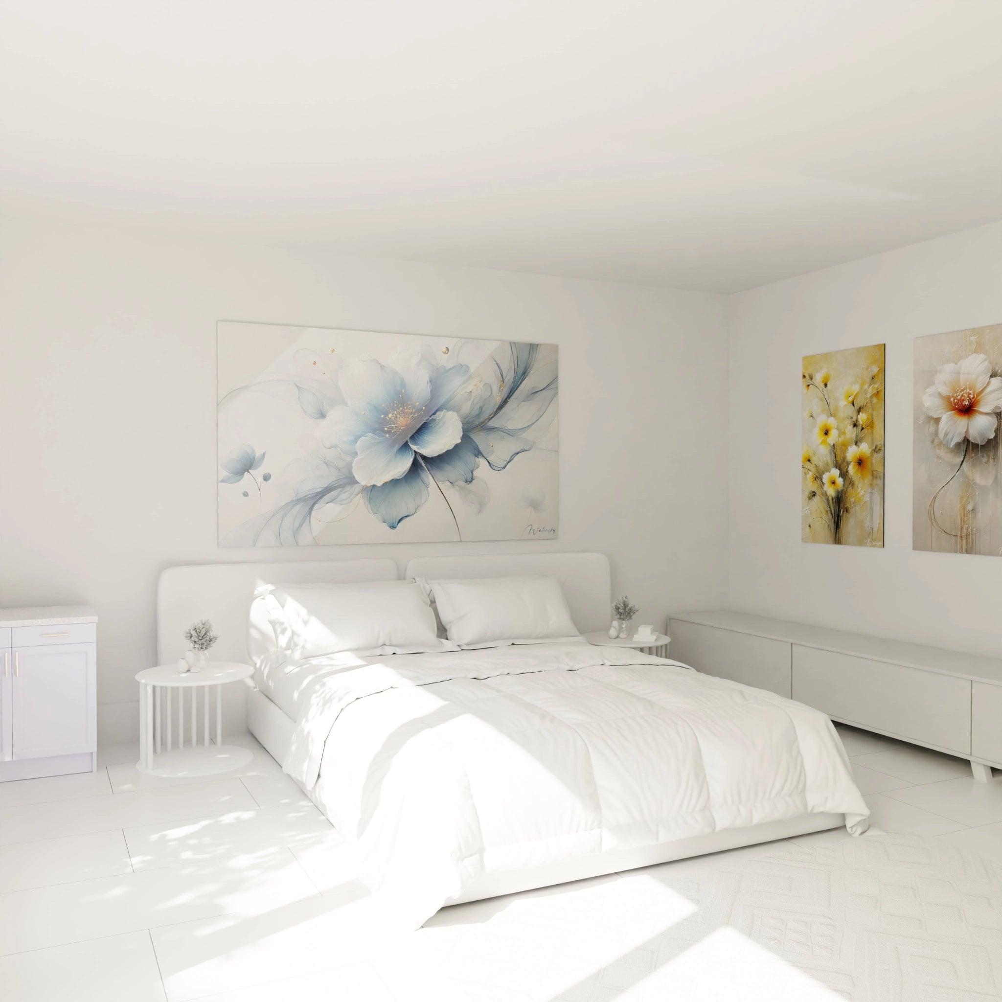 "Lueur de Soie" accroché dans une chambre. La fleur bleue douce et ses détails dorés apportent une ambiance paisible et luxueuse au-dessus du lit, créant une sensation de sérénité.