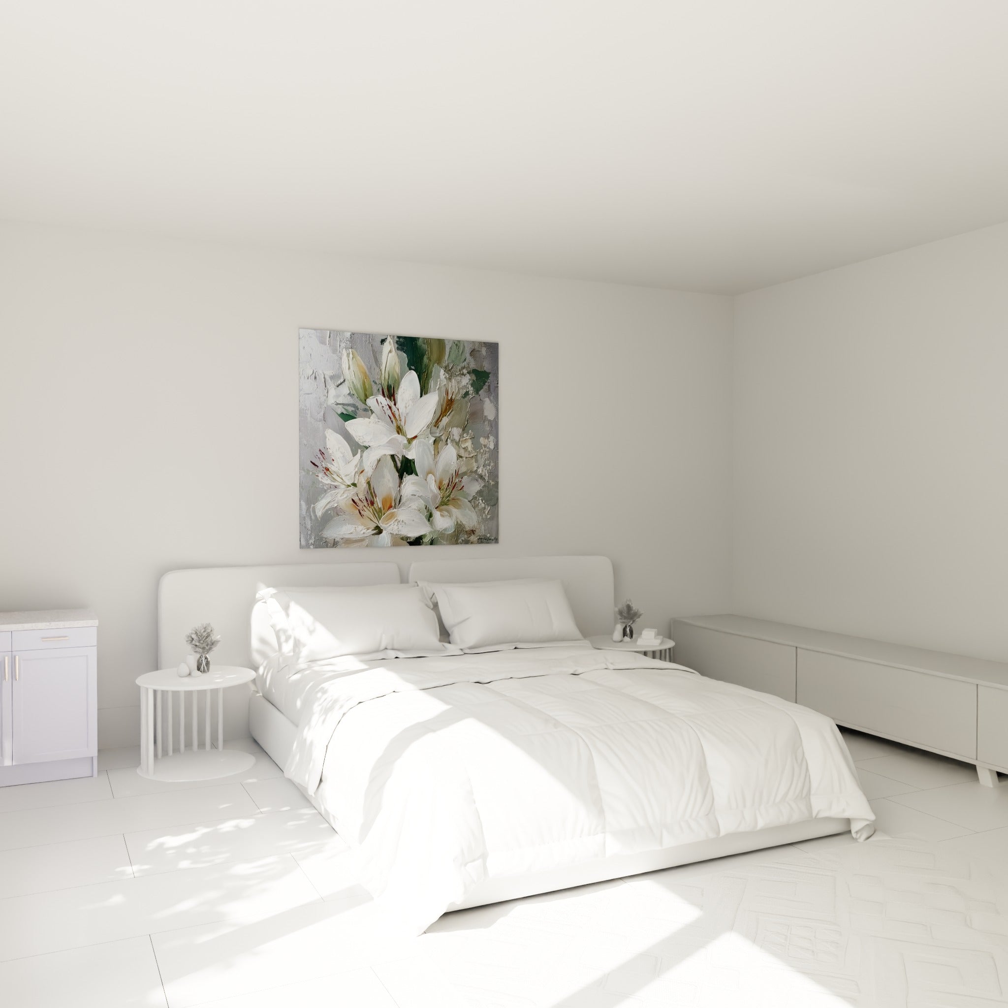 Bouquet de lys blancs et pourpre texturé au-dessus d'un lit dans une chambre claire