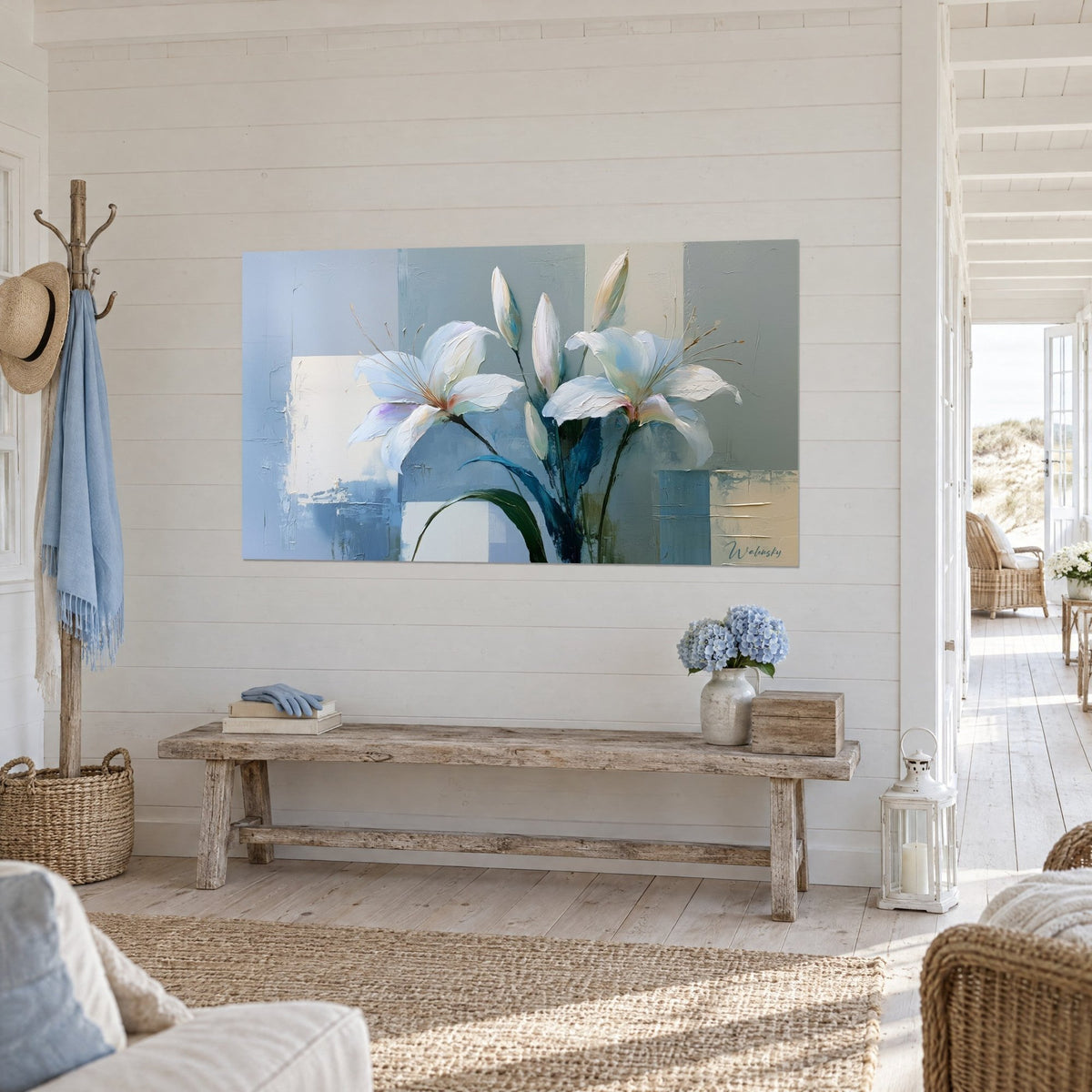 Tableau fleurs de lys nacrées et boutons ivoire sur damier bleu et beige, vu de trois-quarts, maison de bord de mer