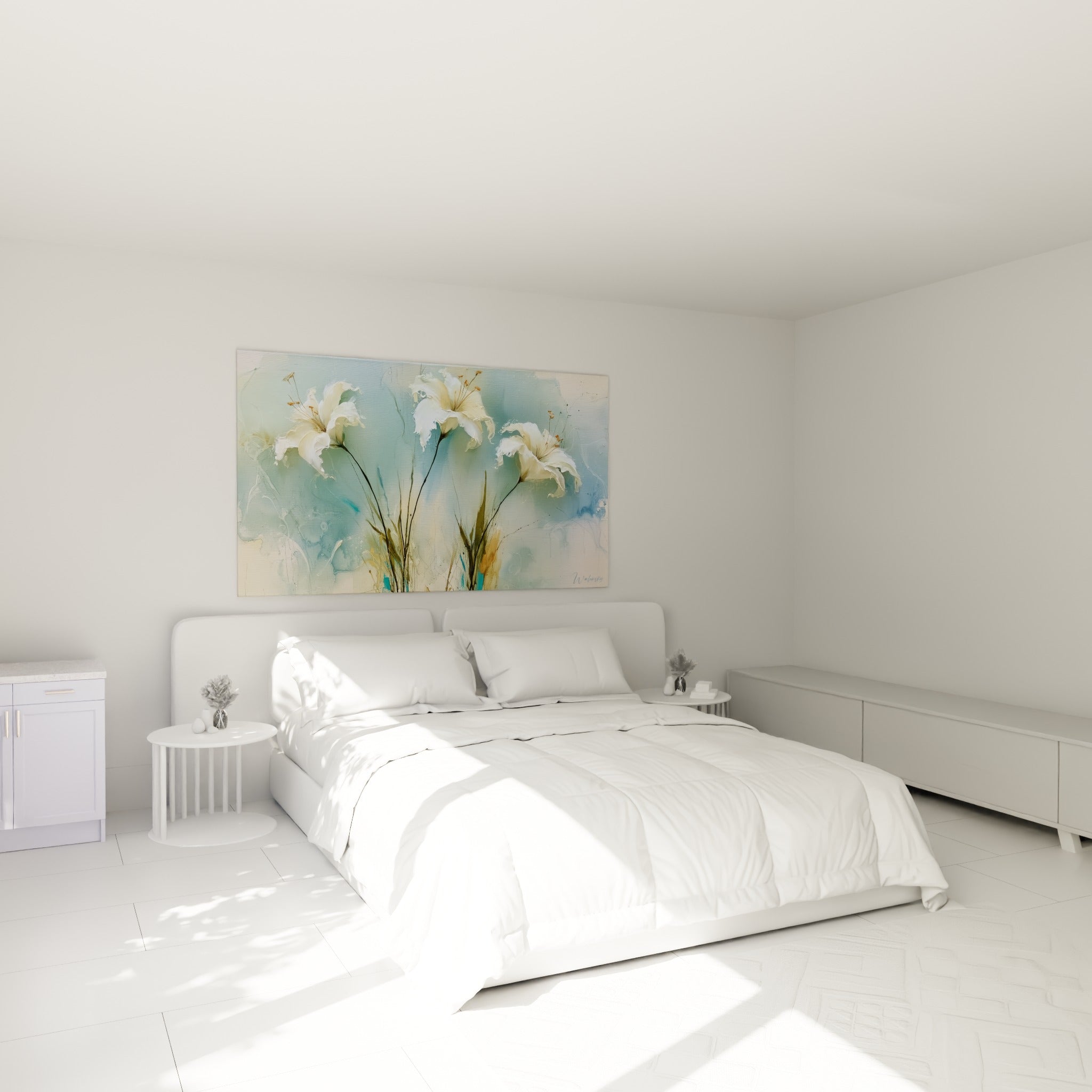 Fleurs de lys blanc crème aux tiges fines accrochées au-dessus d'un lit dans une chambre claire