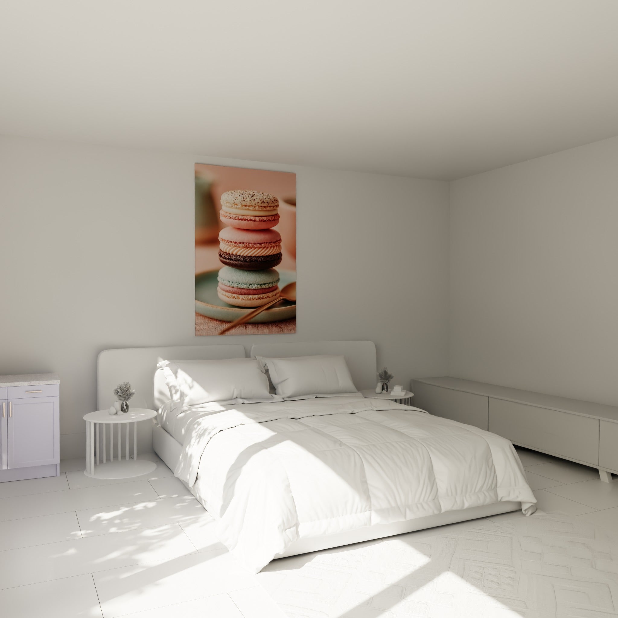 Macarons rose et menthe empilés avec finesse, au-dessus d'un lit dans une chambre claire