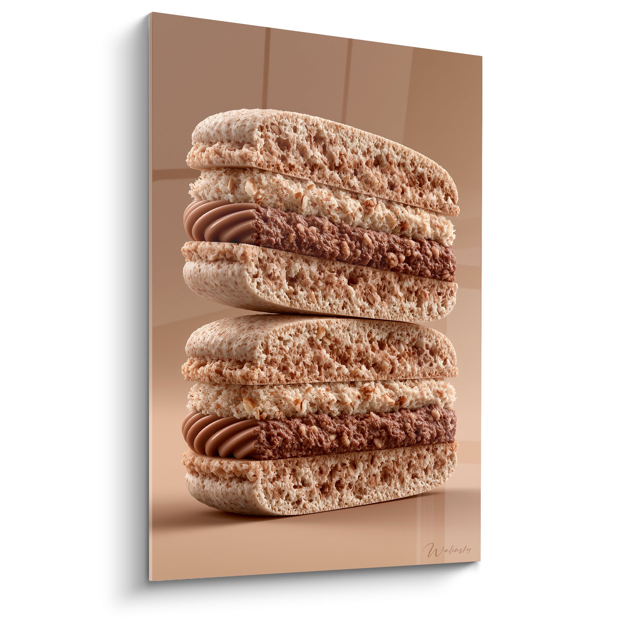 Macaron empilé aux coques beige et cœur chocolat, texture alvéolée en gros plan