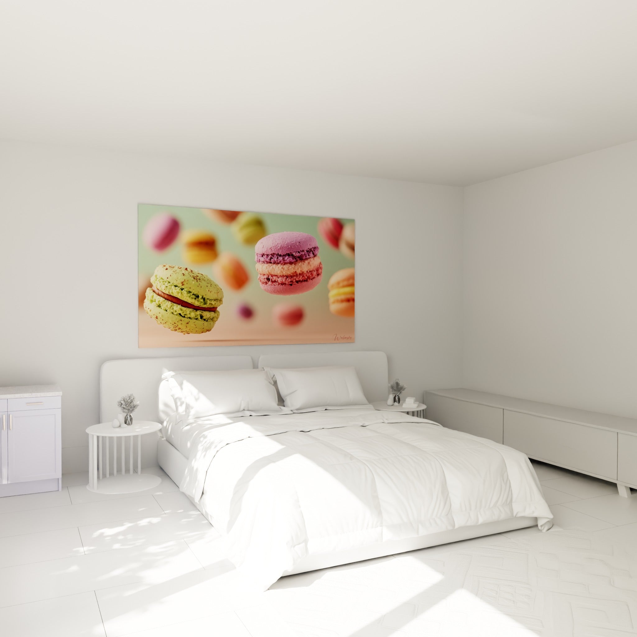 Macarons pastel roses et verts suspendus au-dessus d'un lit dans une chambre claire