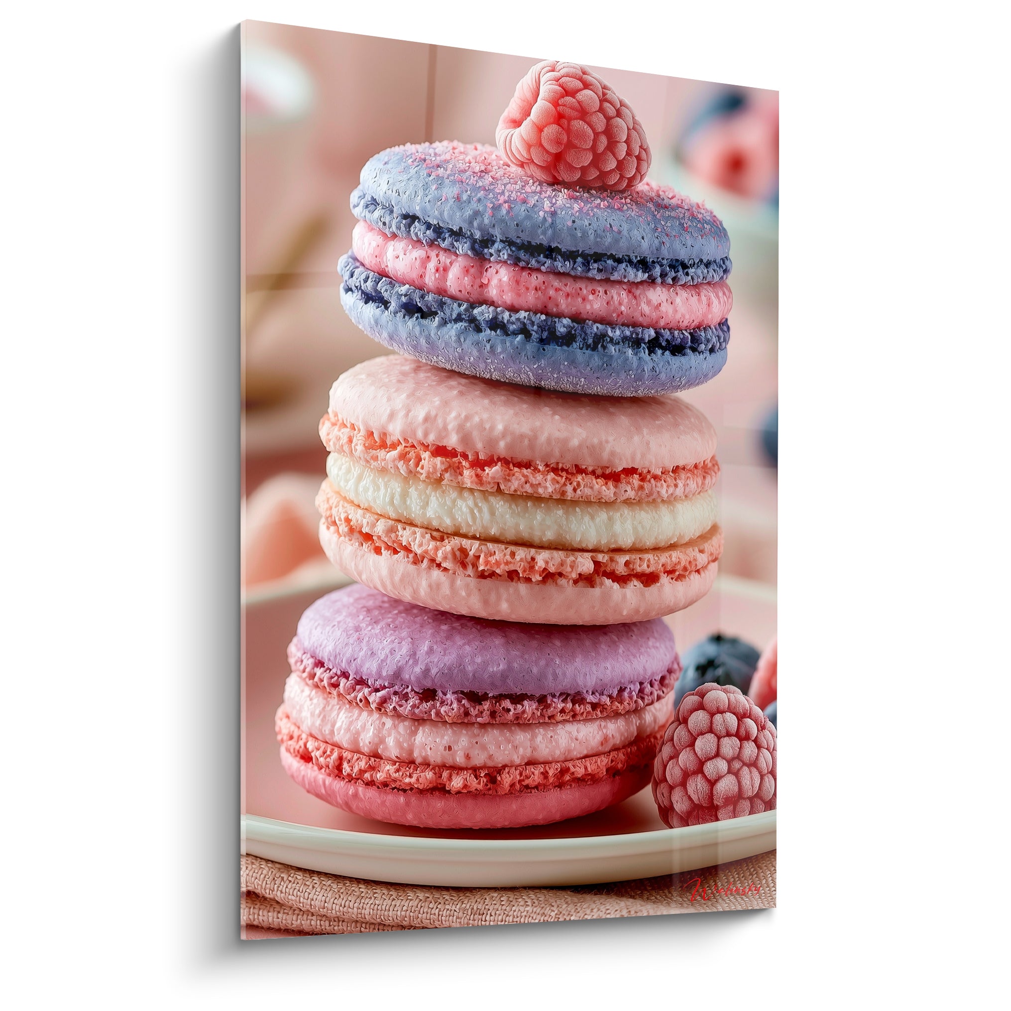 Macarons empilés en violet lavande et rose framboise, texture granuleuse et crème débordante visible