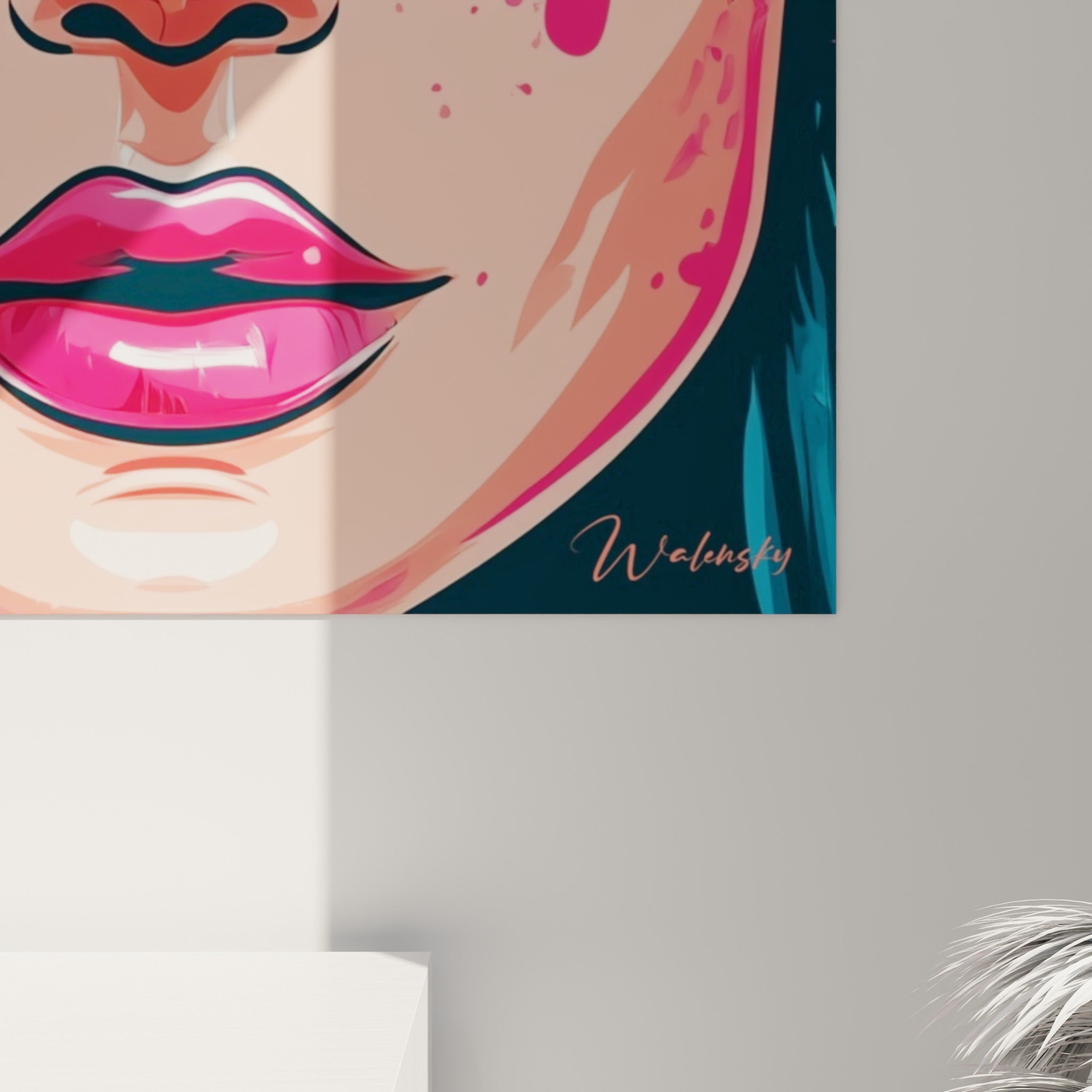 Détail des coulures rose fuchsia et du grain d'impression sur le visage bleu et rose de la toile
