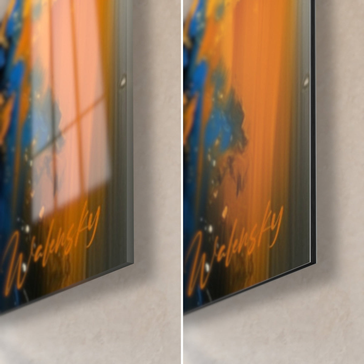 Tableau amulette dorée à œil ambré, coin bas droit : verre acrylique brillant à gauche, alu Dibond mat orange à droite