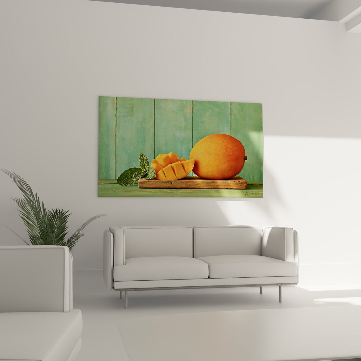 Dés de mangue orange et jaune disposés en éventail, au-dessus d'un canapé dans un salon lumineux