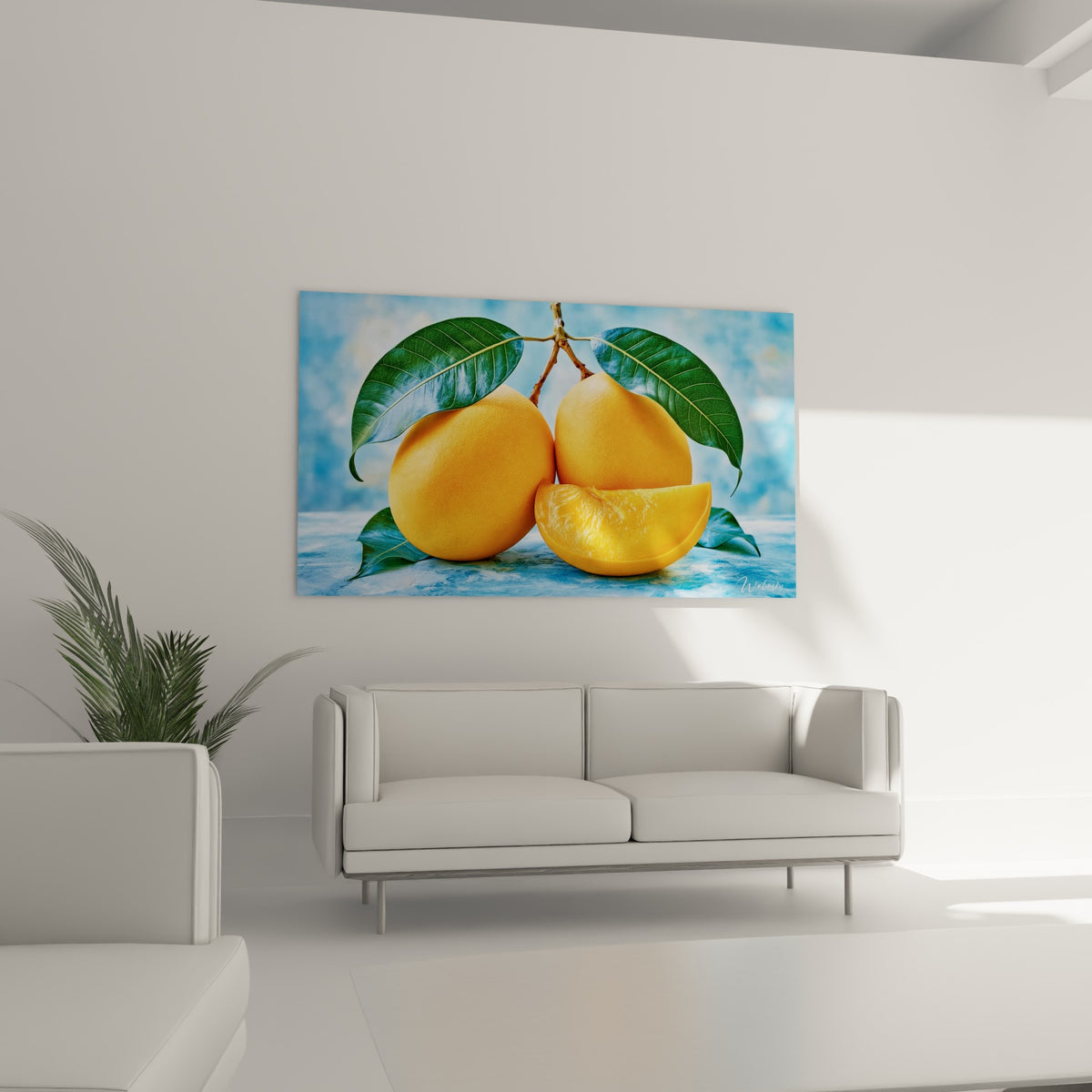 Mangues juteuses aux couleurs orange et bleu pastel au-dessus d'un canapé dans un salon lumineux