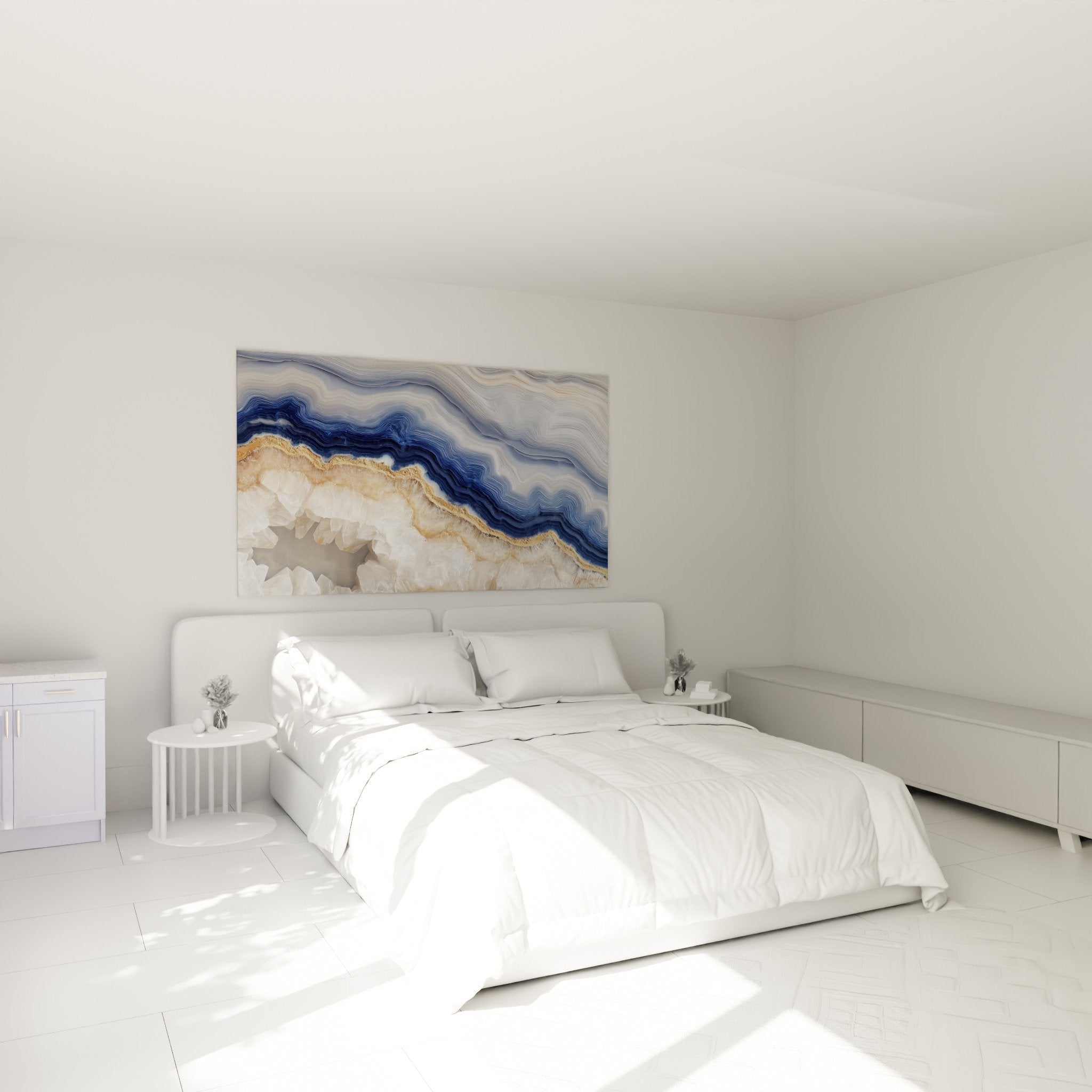 Abstraktes Marmor-Wandbild blau-gold über dem Bett im Schlafzimmer, elegante Inneneinrichtung