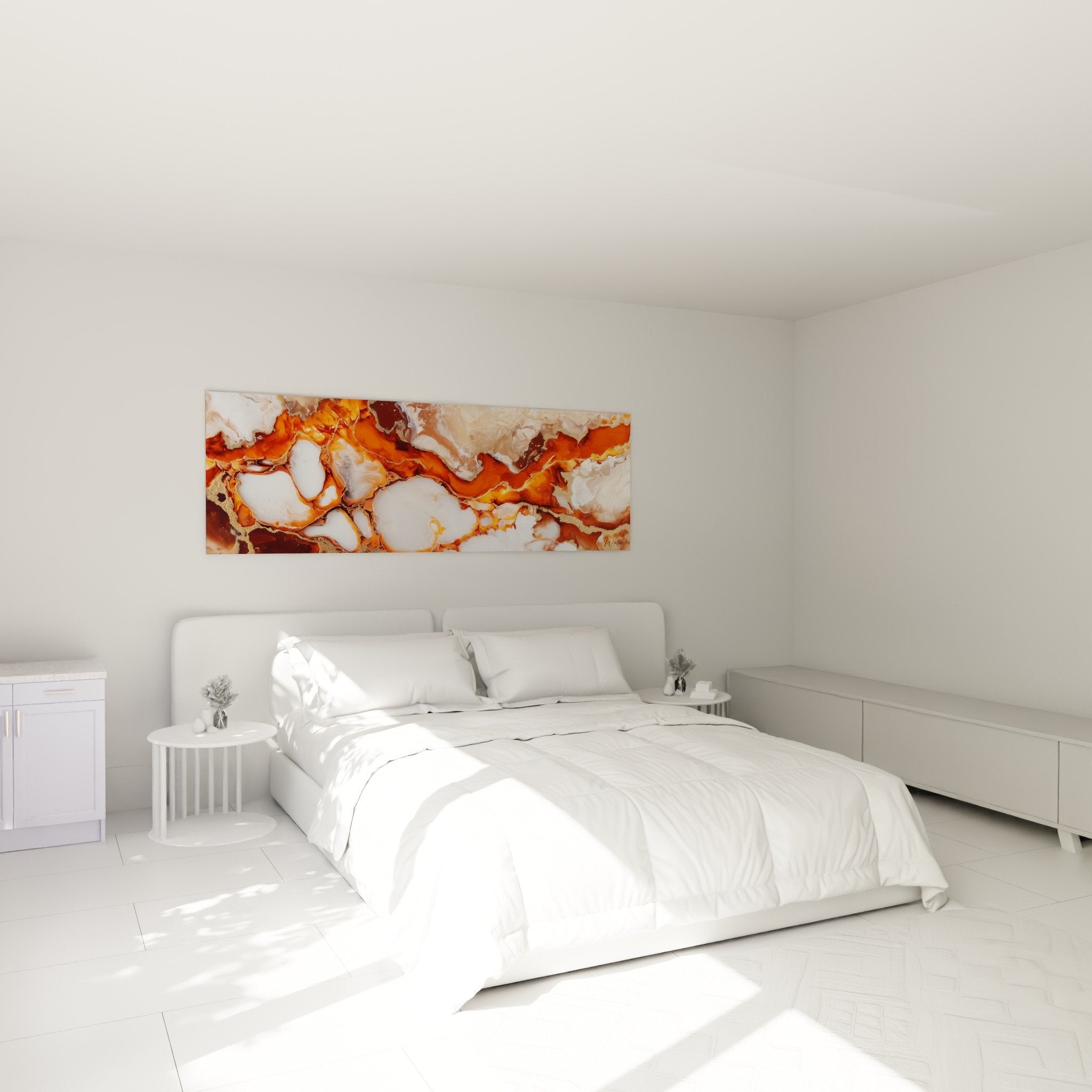 Tableau marbre abstrait orange et blanc installé au-dessus d'un lit dans une chambre moderne aux tons neutres