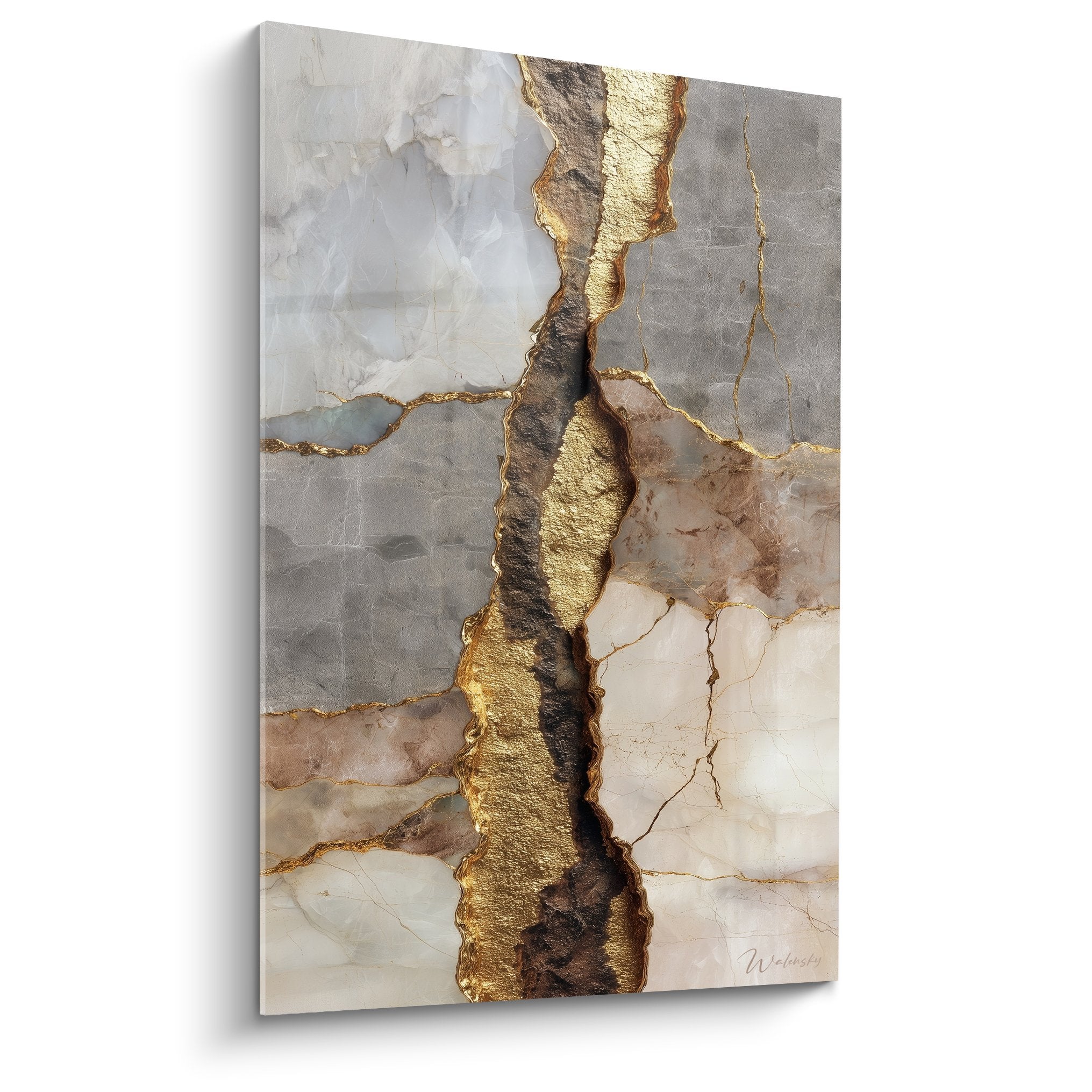 Tableau marbre abstrait avec veines dorées sur fond gris beige et textures craquelées