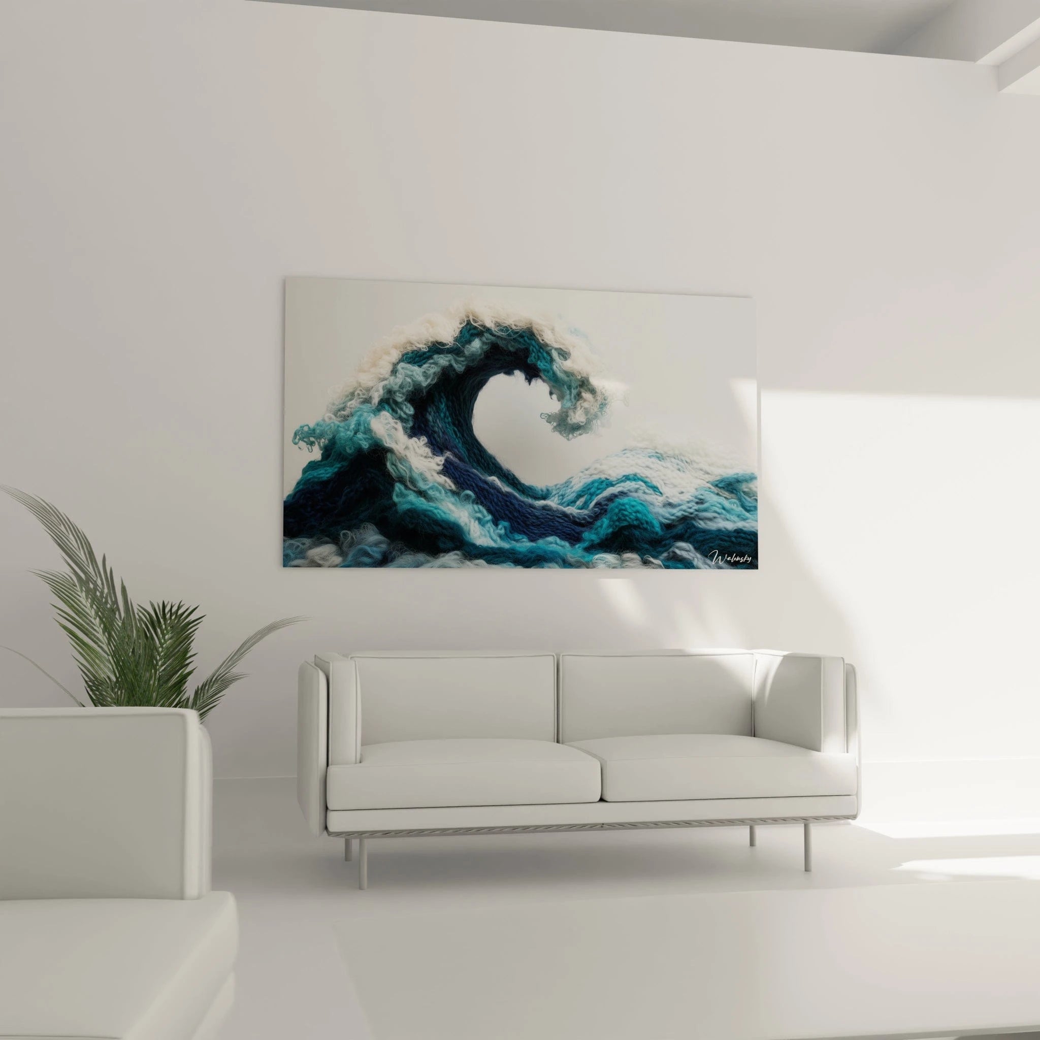 Un tableau vague en crochet représentant une crête océanique sculptée en fibres textiles. La composition dynamique révèle des profondeurs bleu marine, un corps turquoise translucide et une crête d'écume blanche vaporeuse, créant une impression de mouvement figé.