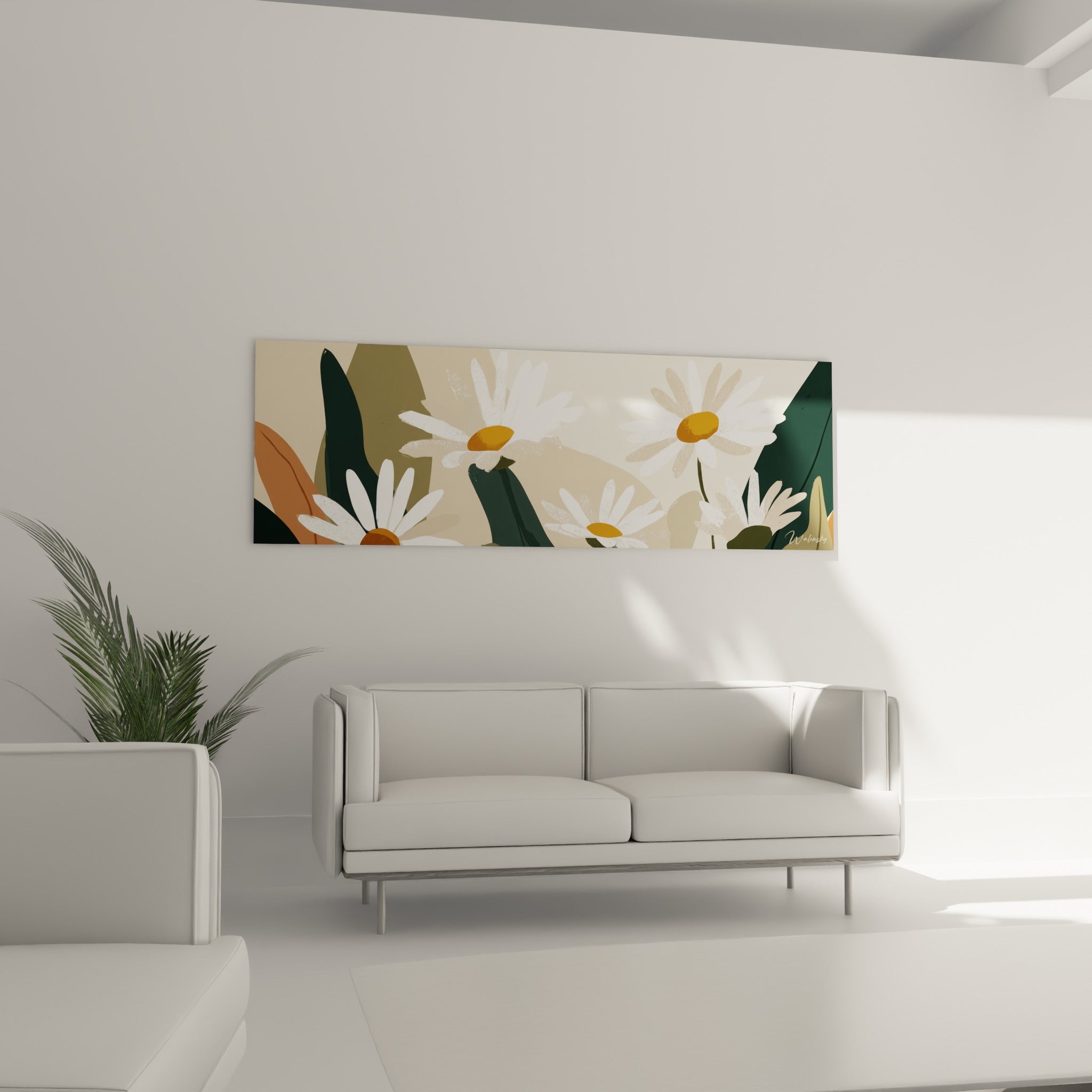 Pétales blancs et cœurs dorés des marguerites illuminent le mur au-dessus d'un canapé dans un salon lumineux