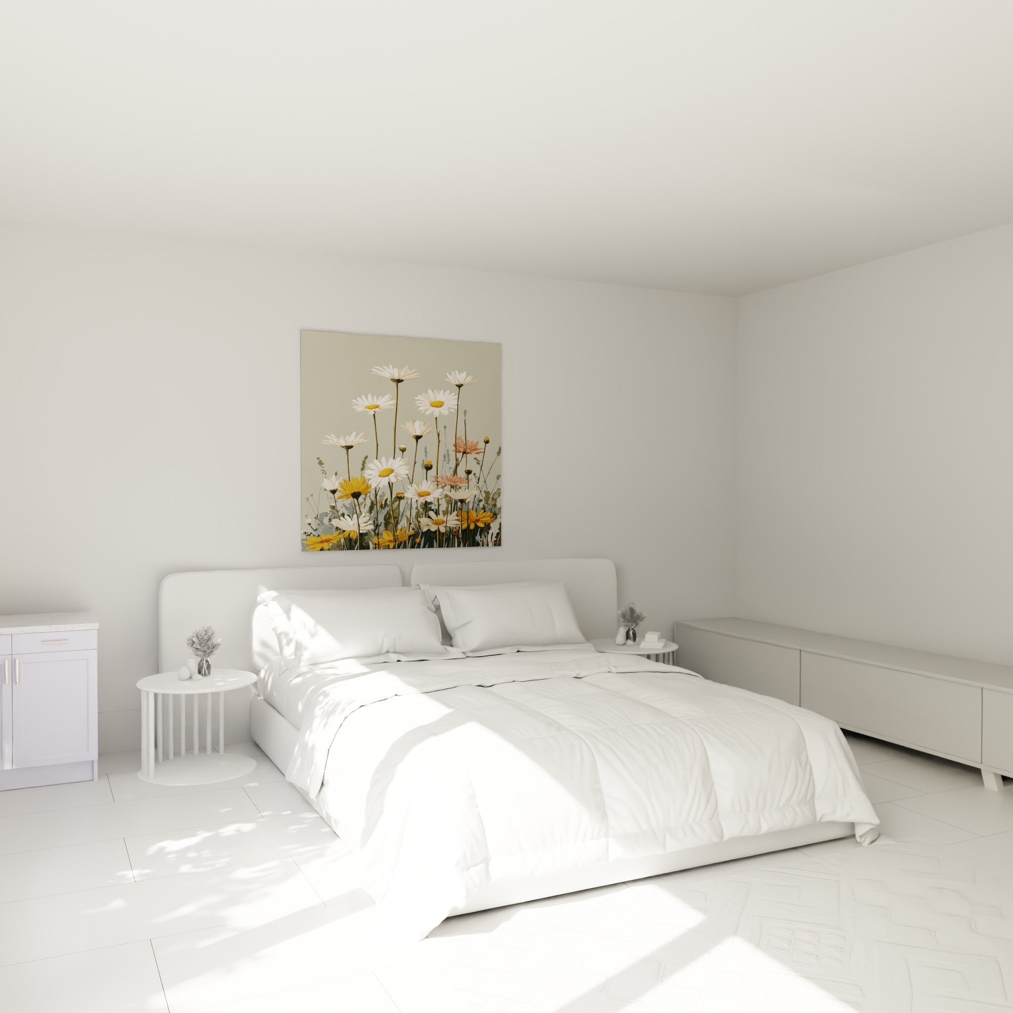Bouquet de marguerites blanches et corail au-dessus d'un lit dans une chambre claire